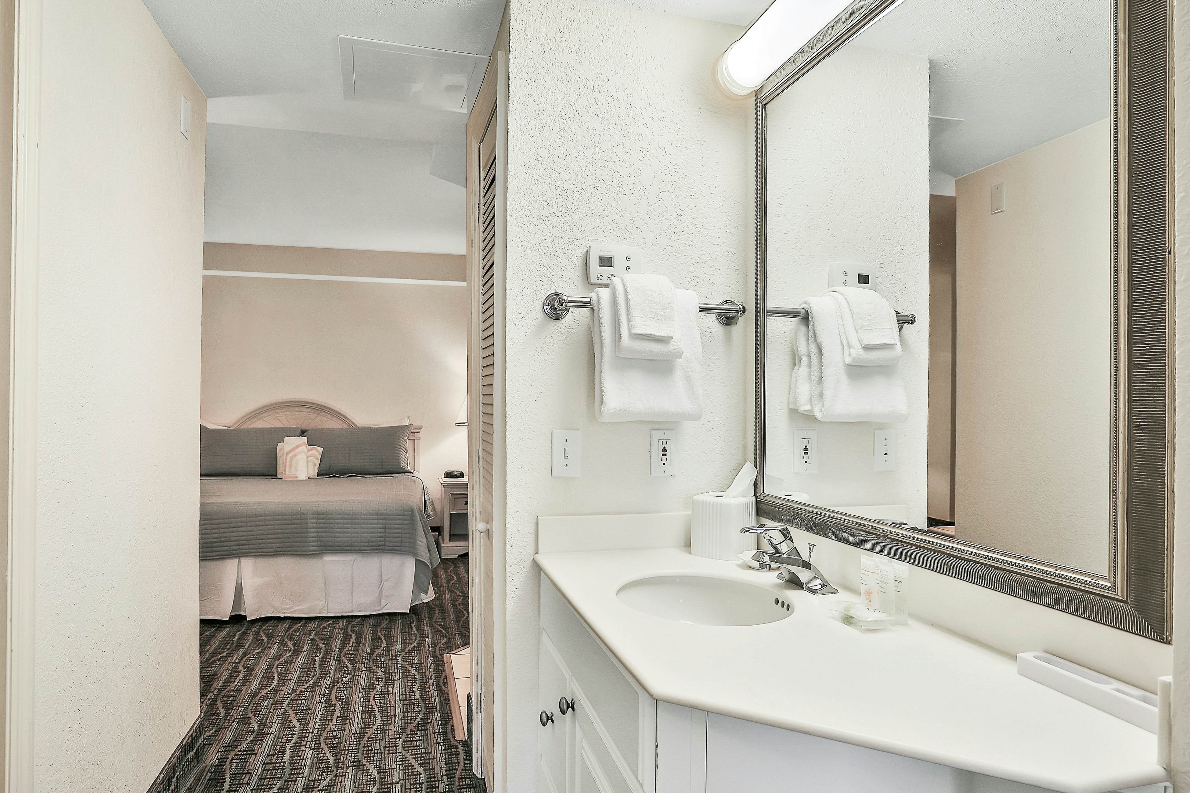 Daytona Beach Resort 533 - Oceanfront Oasis