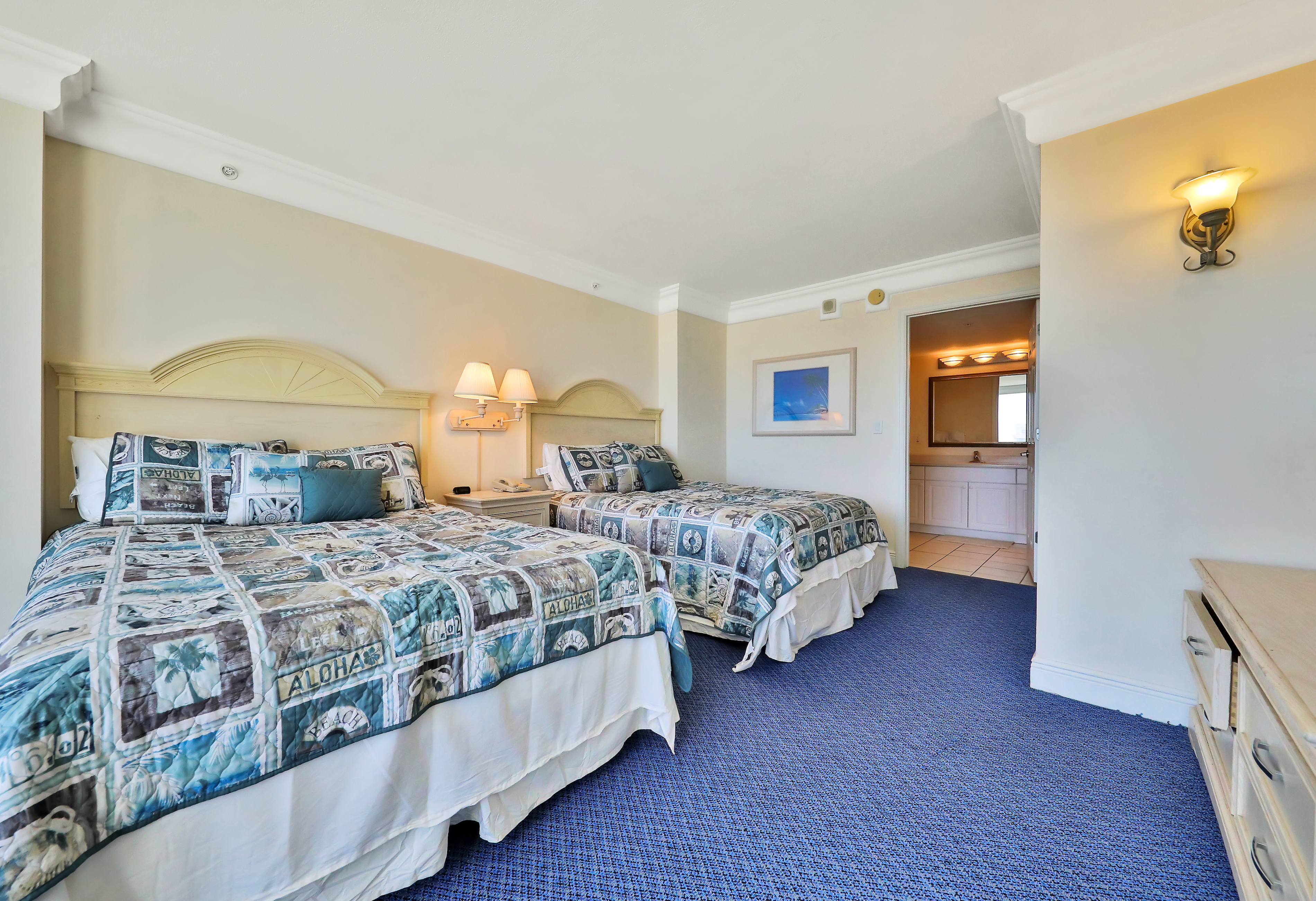 Oceanview Condo with Balcony, Pools & Beach Access