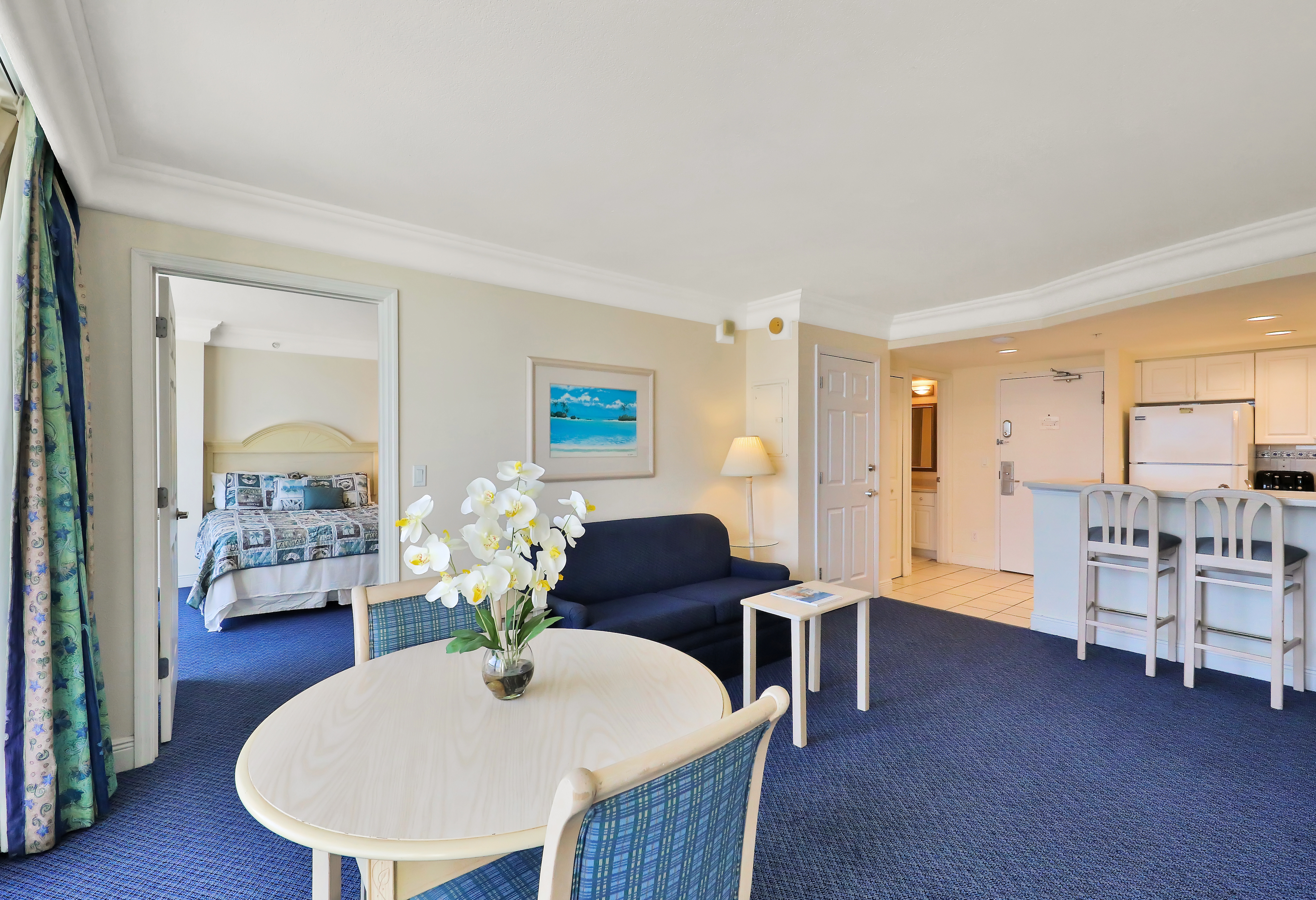 Oceanview Condo with Balcony, Pools & Beach Access