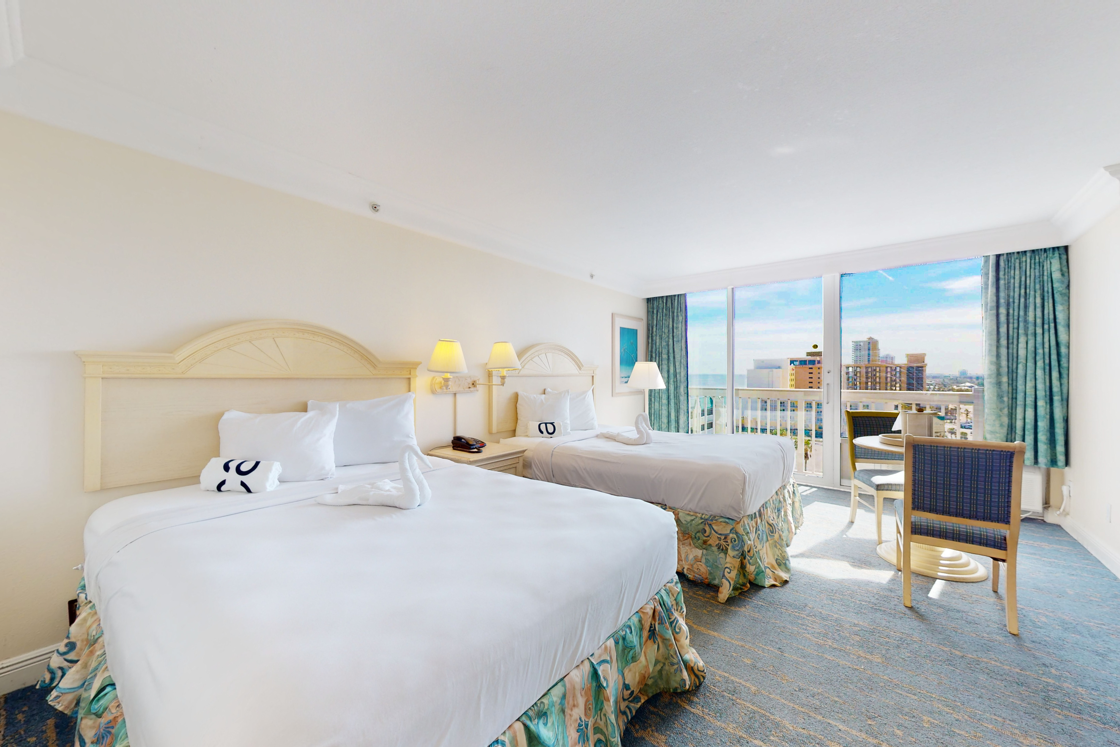 Beachfront Studio w/ Balcony, Resort Pools & Walkable Dining