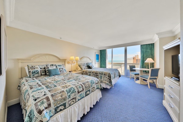Oceanfront Studio w/ Pools, Hot Tub & Walkable Daytona Attractions