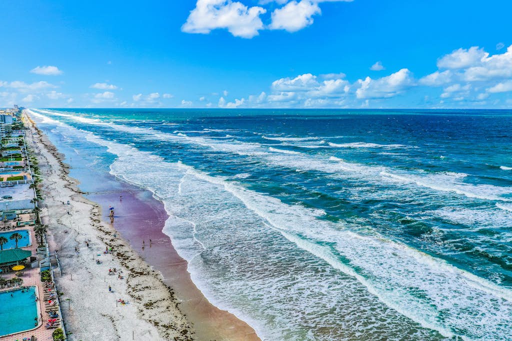 Oceanfront Studio w/ Pools, Hot Tub & Walkable Daytona Attractions