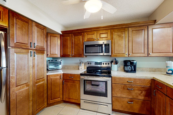 Oceanfront Corner Condo w/ Balcony, Pool, & Rocket Launch Views