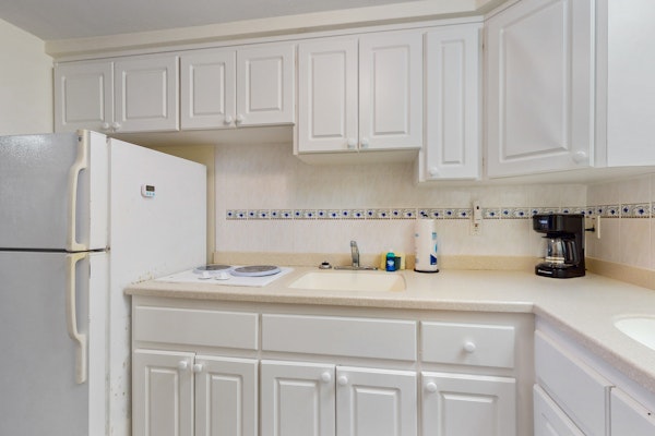 Relaxing Oceanfront Studio w/ Pools, Walk to Dining & Daytona Boardwalk