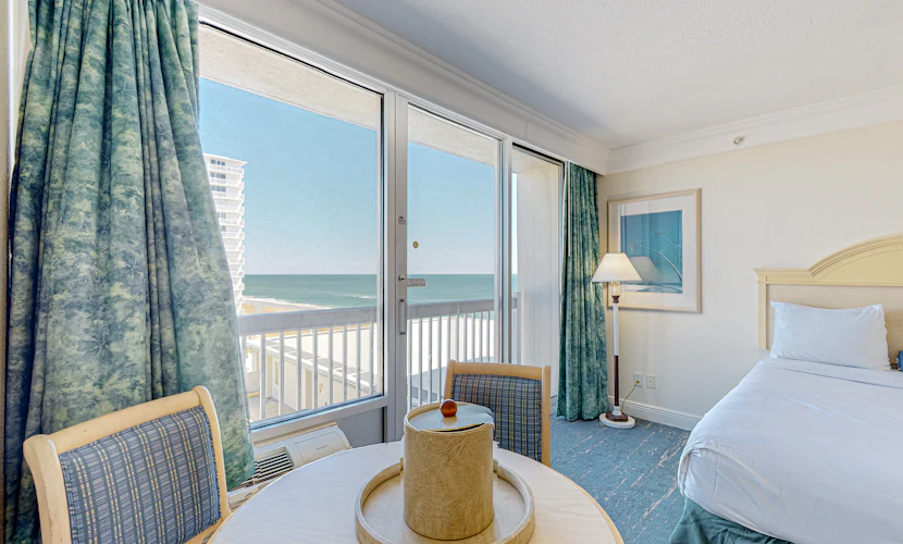 Stylish Oceanfront Studio | Pools, Views, Walk to Restaurants & Beach