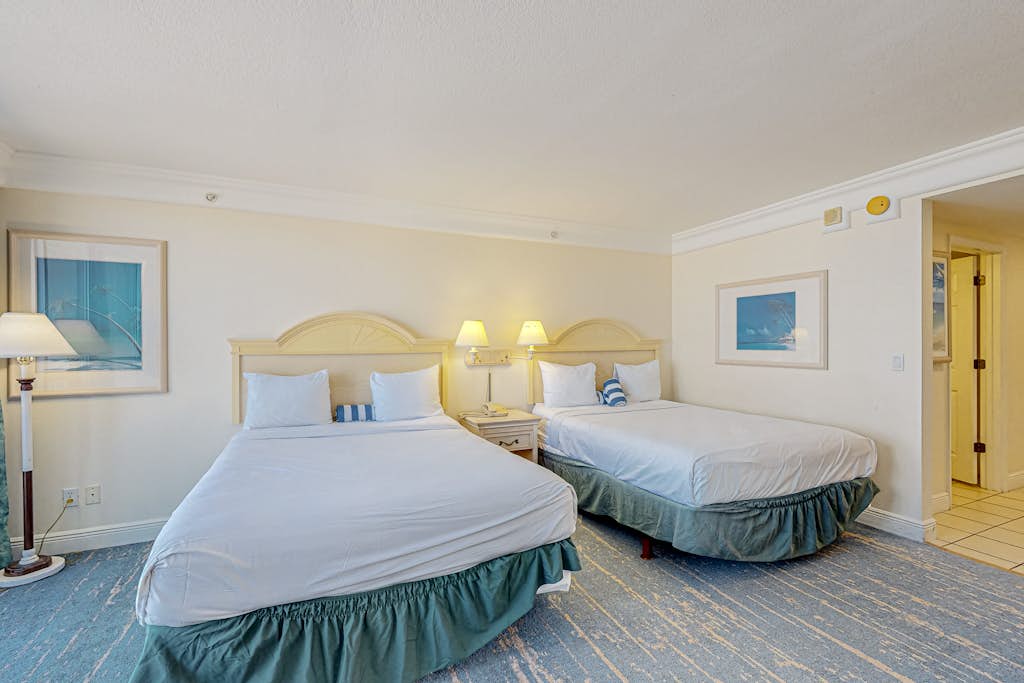 Stylish Oceanfront Studio | Pools, Views, Walk to Restaurants & Beach