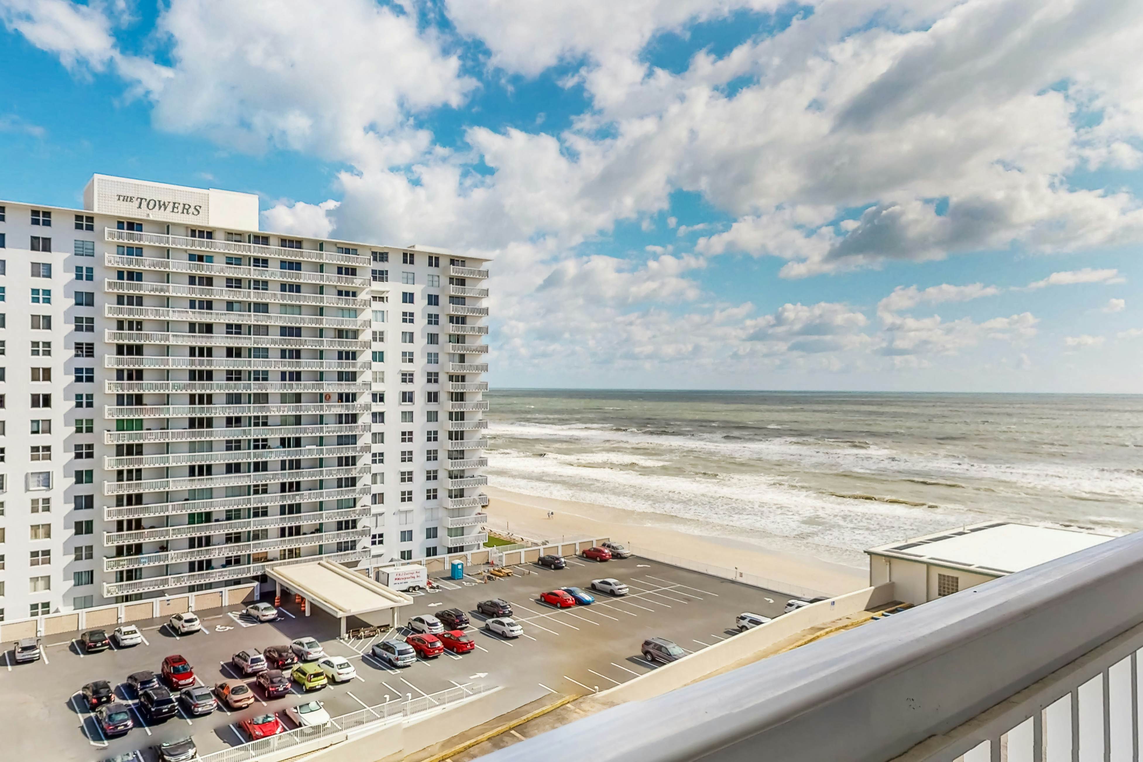 Daytona Beach Resort 1021 - Beach Vibes