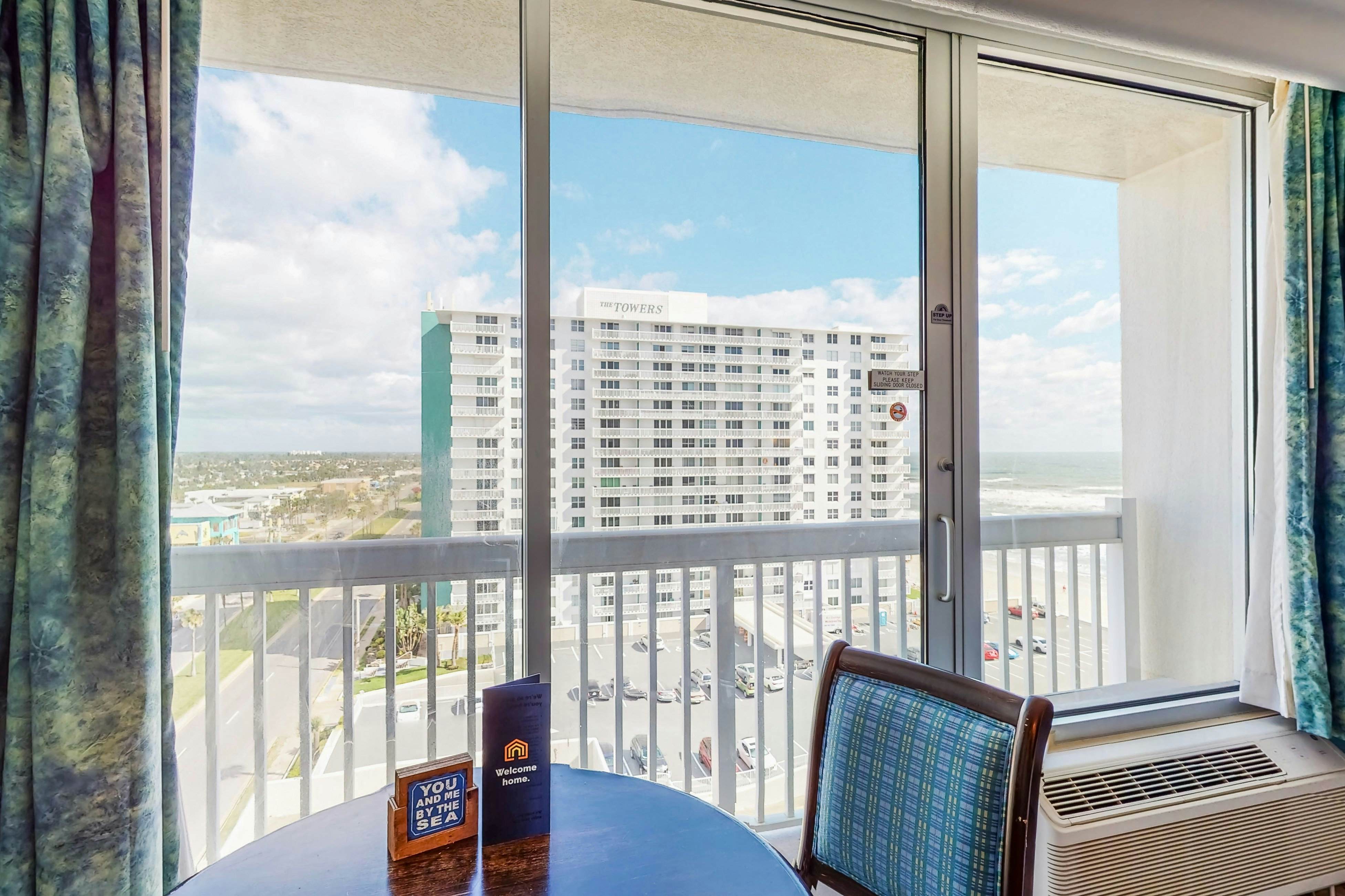 Daytona Beach Resort 1021 - Beach Vibes