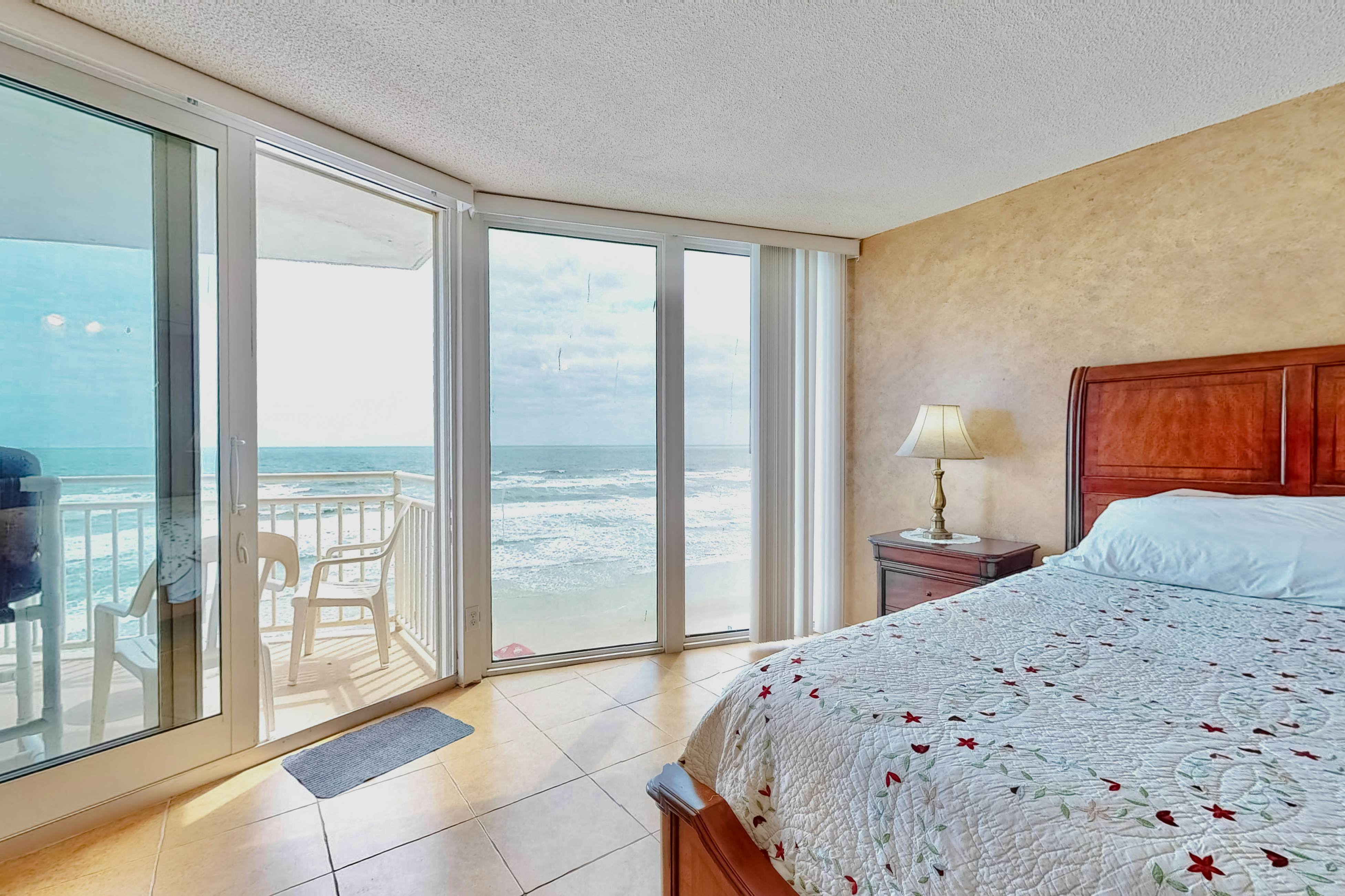 White Surf 606 - Paradise Cove