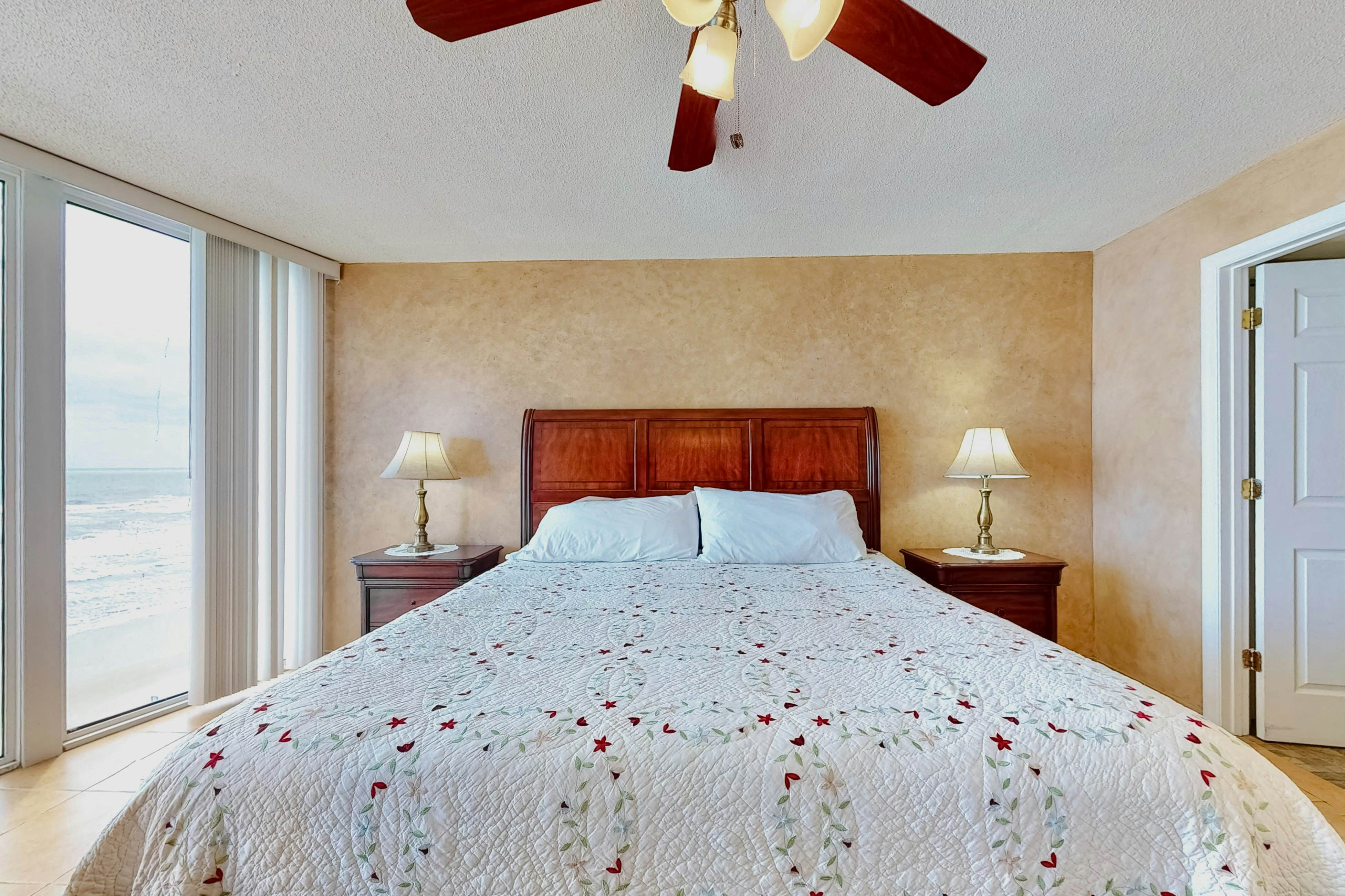 White Surf 606 - Paradise Cove