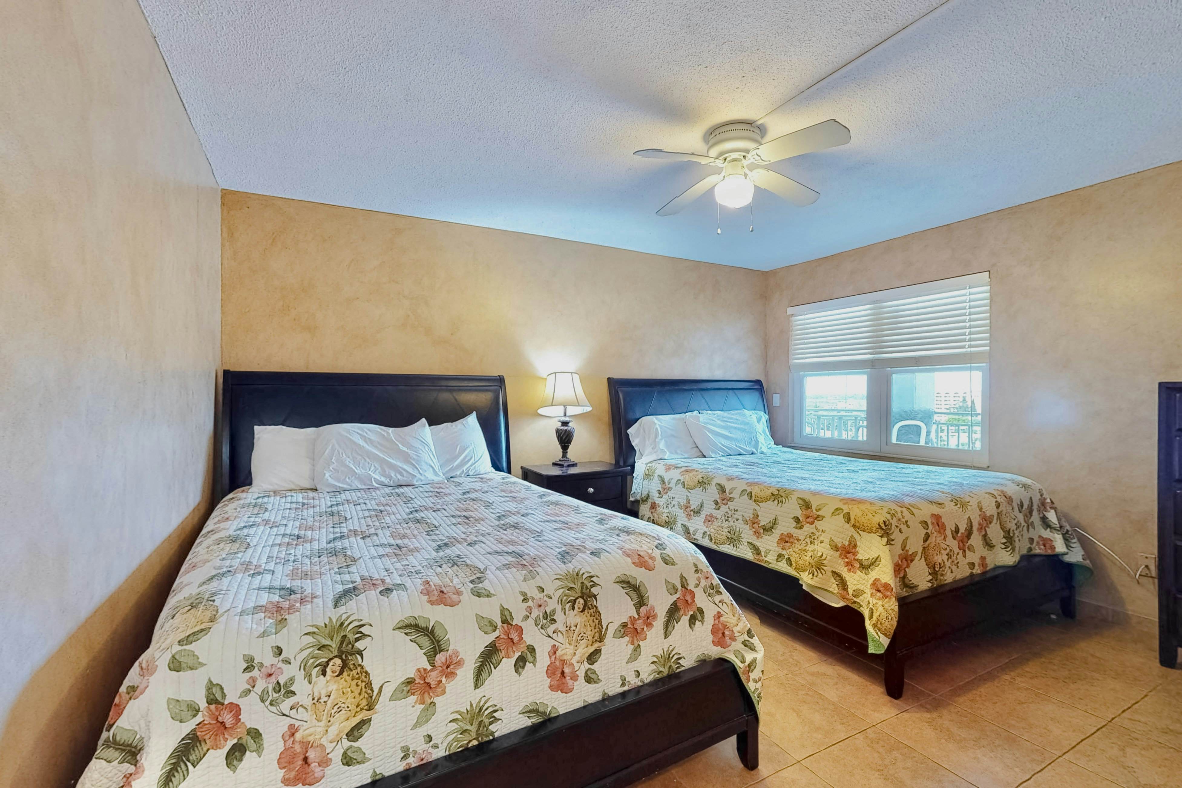 White Surf 606 - Paradise Cove