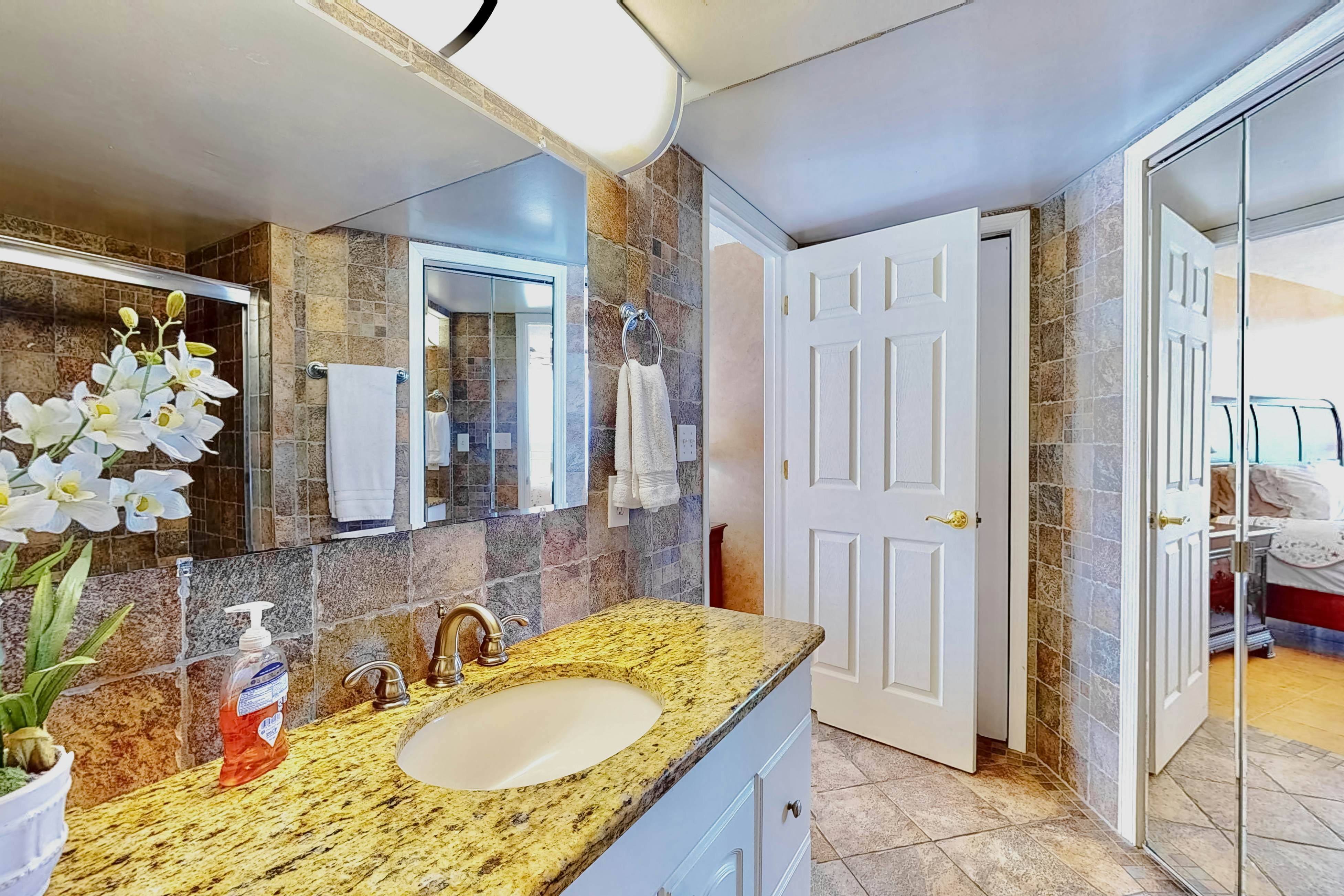 White Surf 606 - Paradise Cove