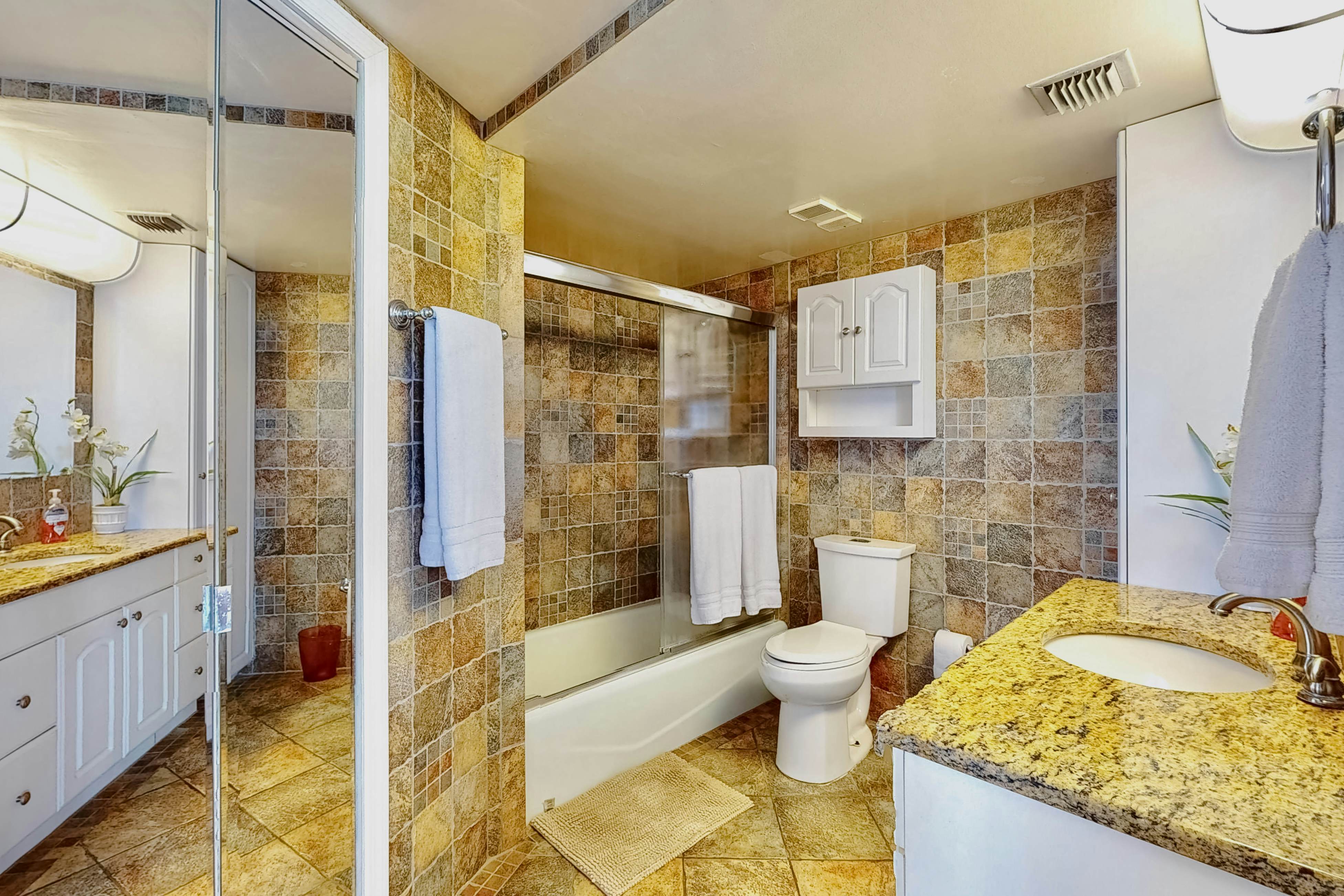 White Surf 606 - Paradise Cove