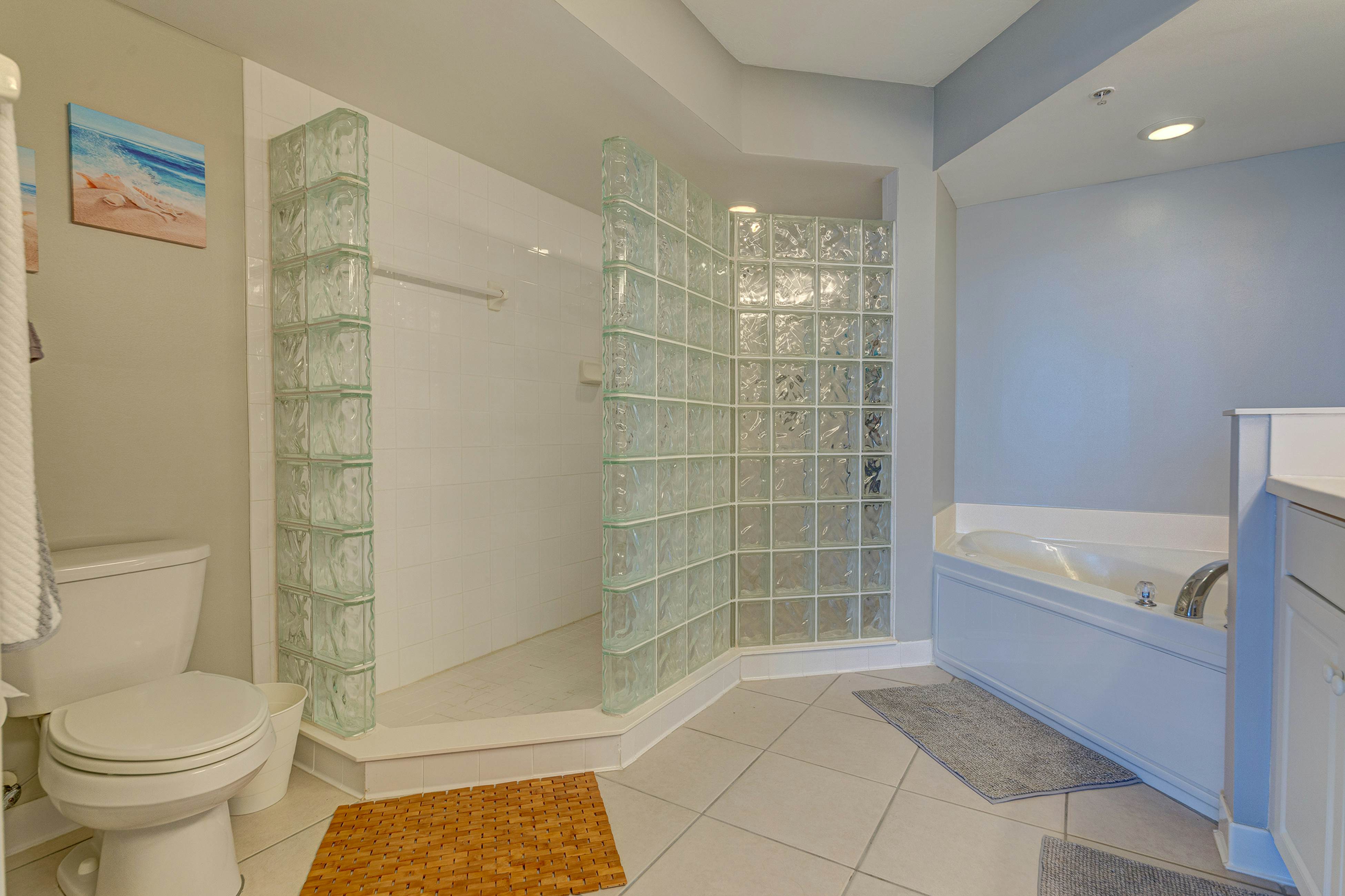 DiMucci Twin Towers 404 - Ocean Oasis