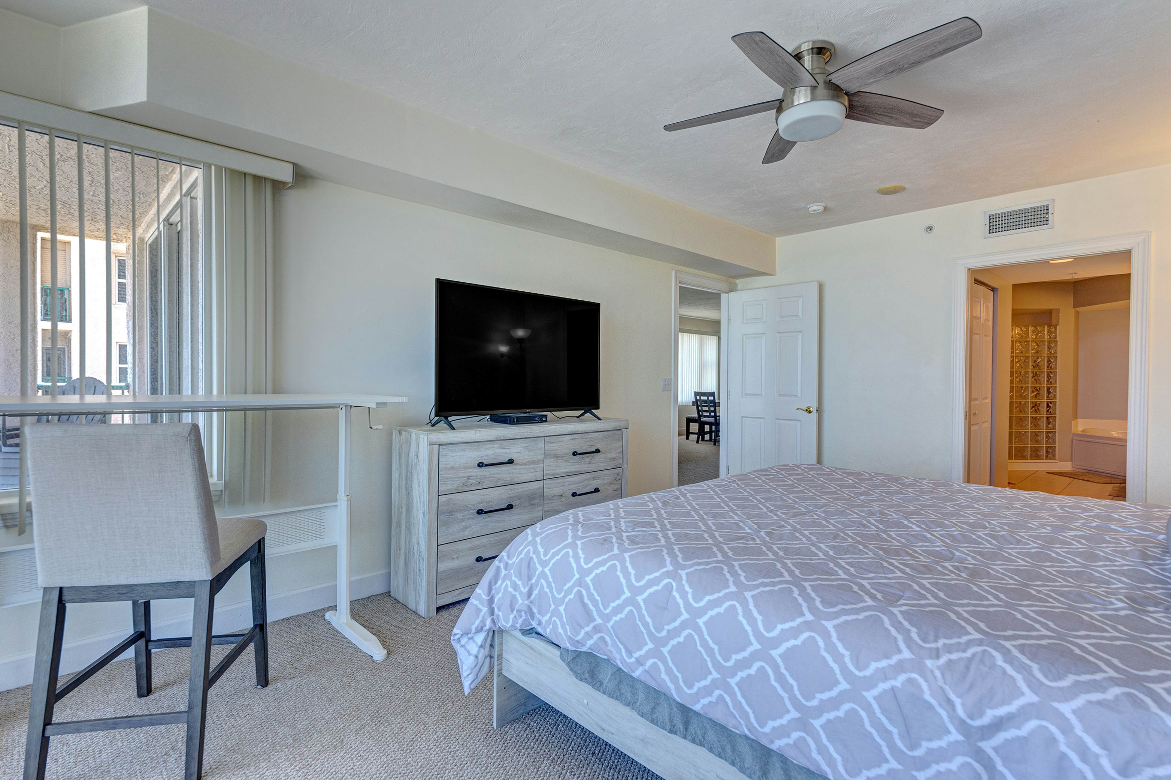 DiMucci Twin Towers 404 - Ocean Oasis