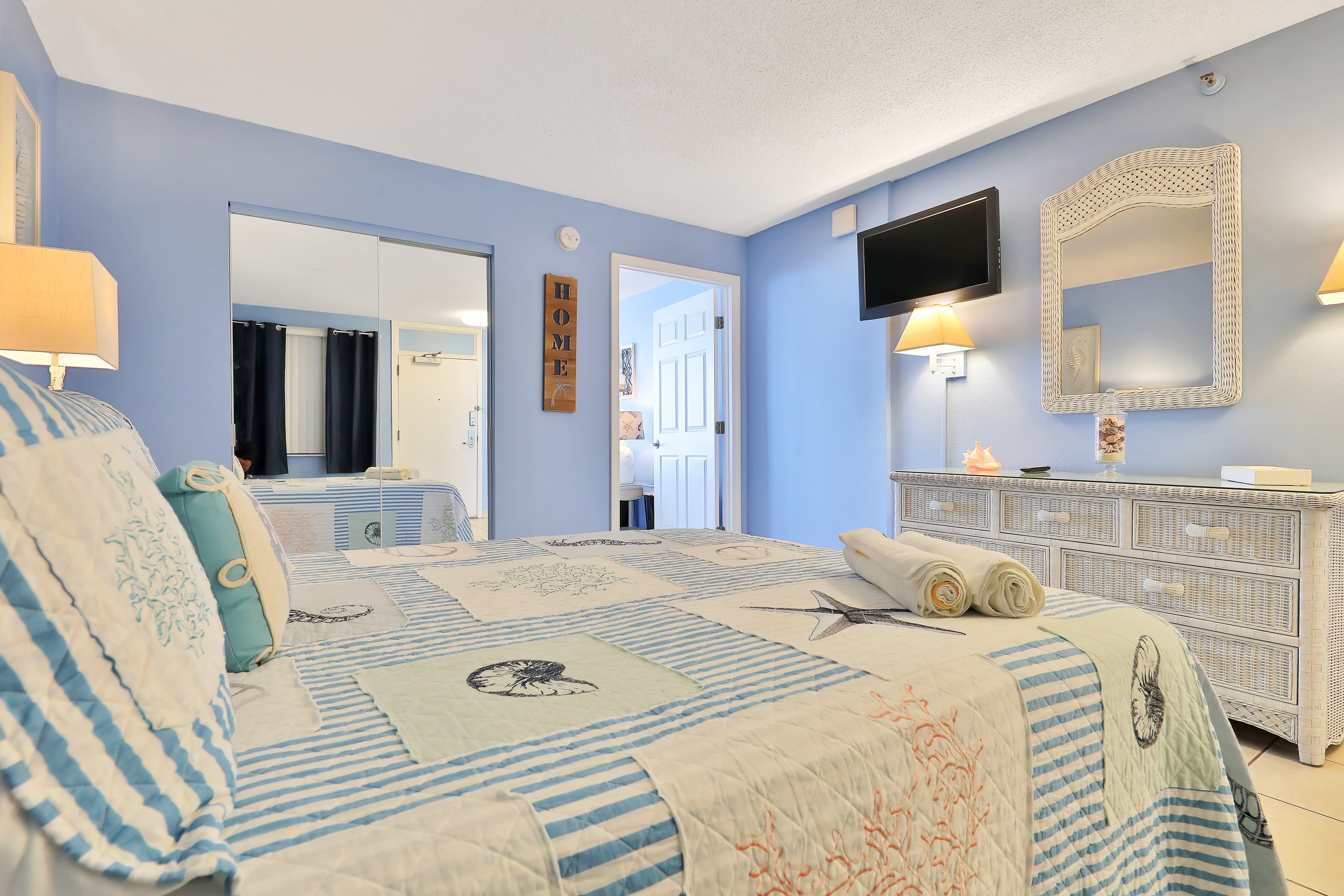 Relaxing Oceanfront Stay with Balcony Views, Pool & Hot Tub Access