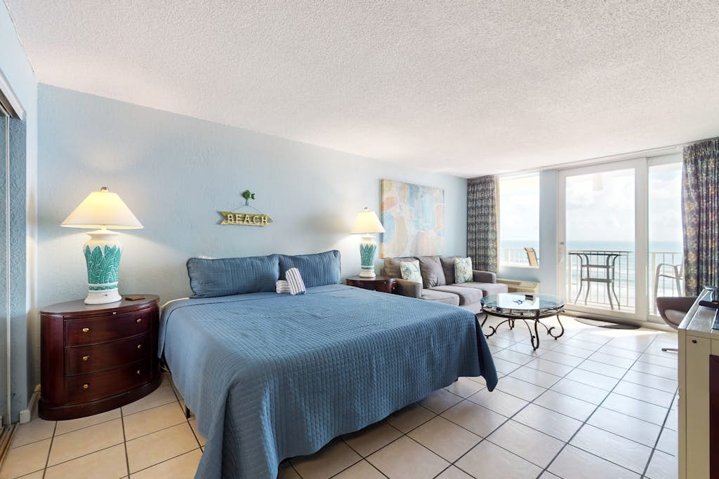 Oceanfront Balcony Condo w/ Pool, Full Kitchen & Sleeps 6 Comfortably