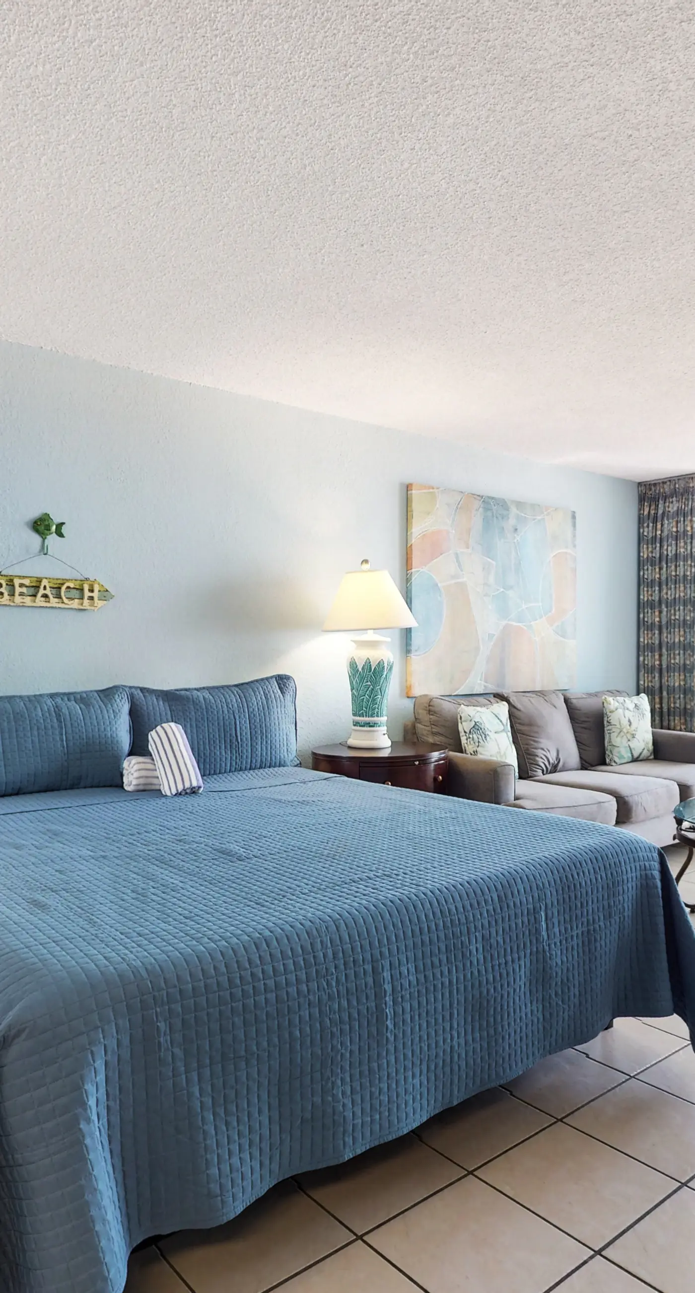 Harbour Beach Resort 401 - Daytona Beach Days