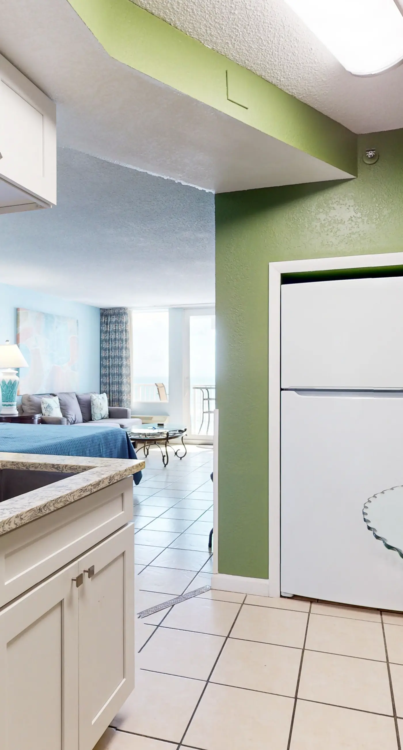 Harbour Beach Resort 401 - Daytona Beach Days