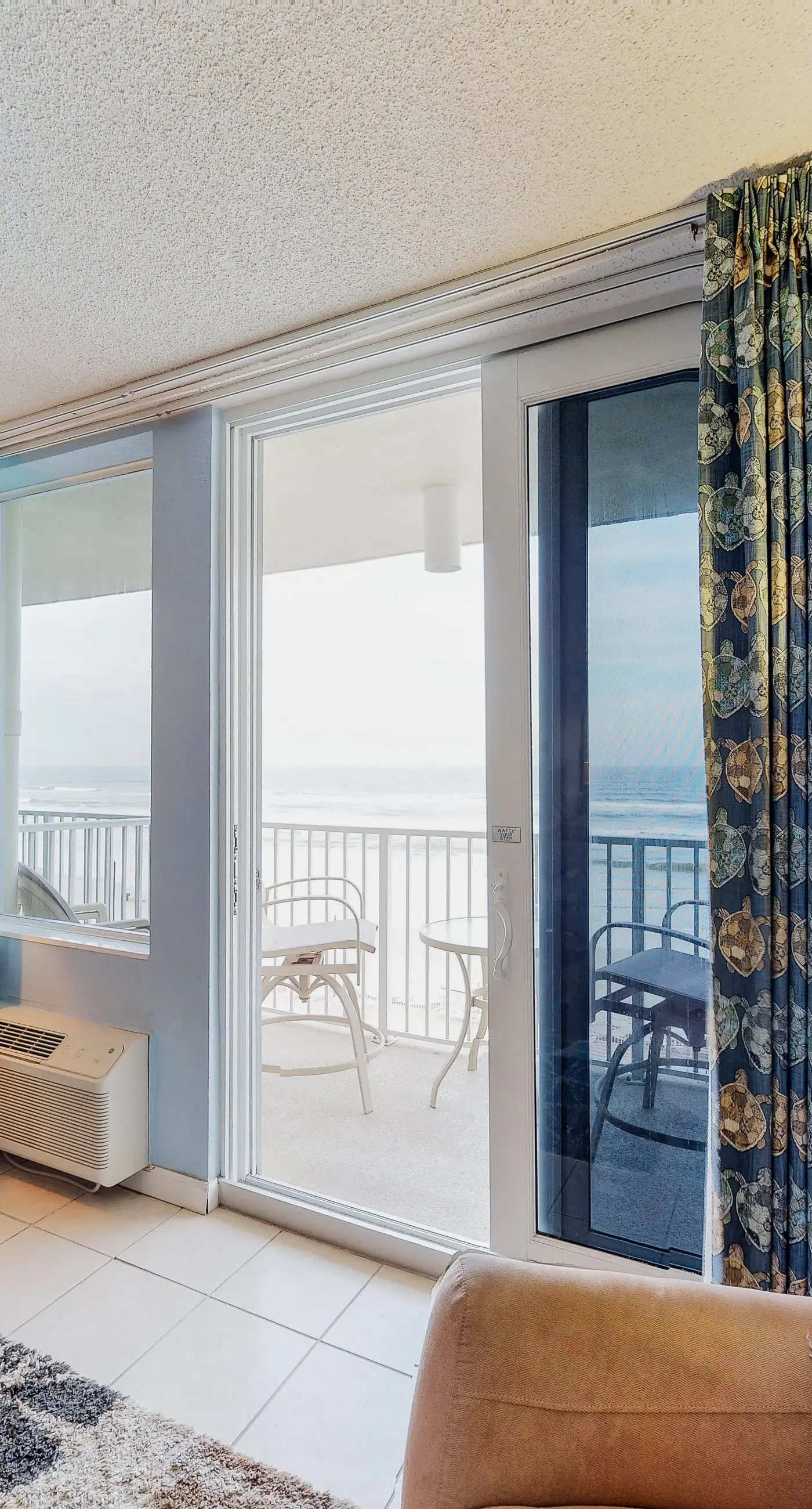 Harbour Beach Resort 401 - Daytona Beach Days