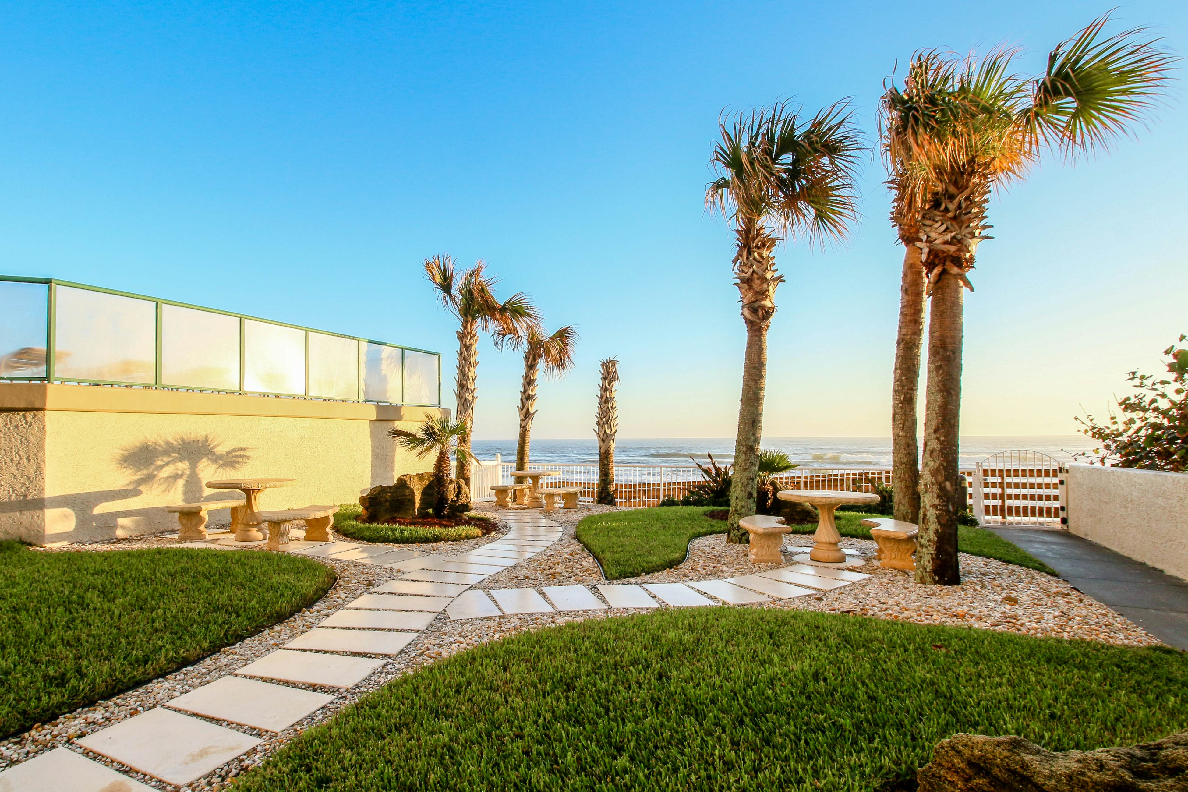 Grande Towers 702 - Ocean Paradise