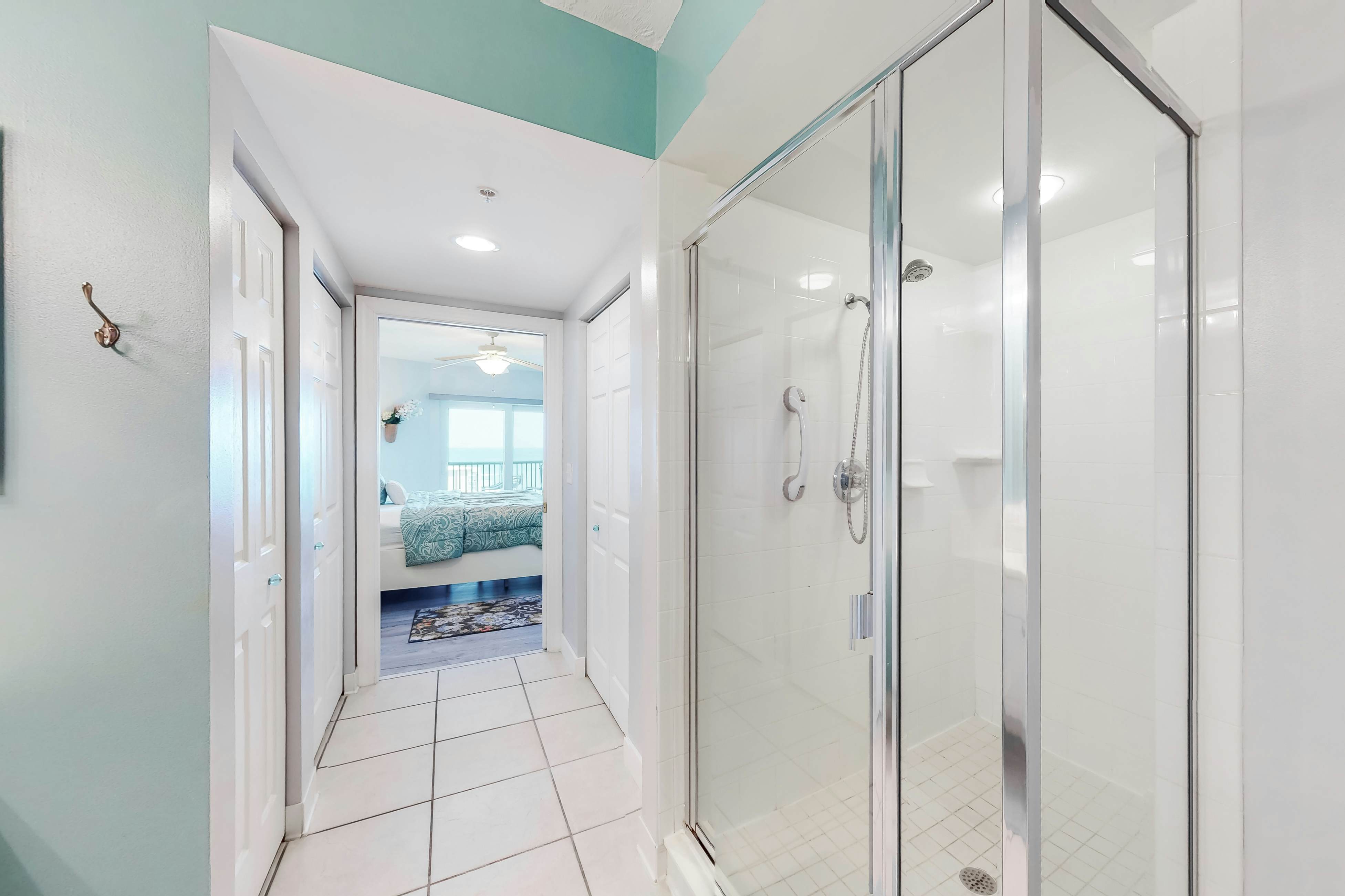 Grande Towers 702 - Ocean Paradise