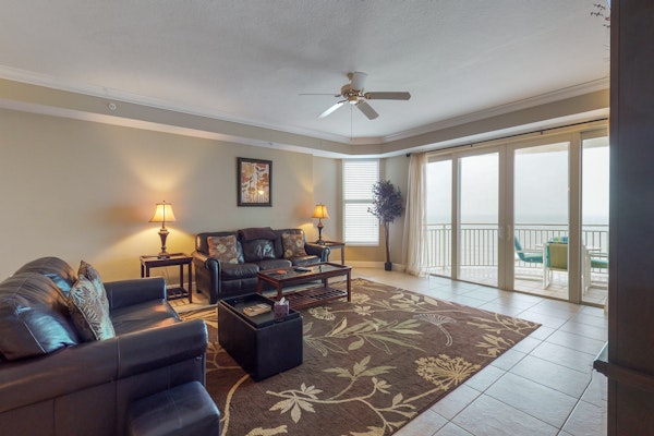 Oceanfront Condo w/ 3 Pools, Hot Tubs & Beach Access