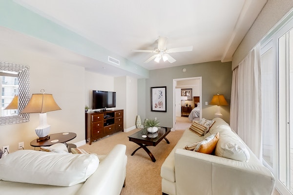 Sunny 3‑Bedroom Oceanfront Condo with Balcony & Direct Beach Access