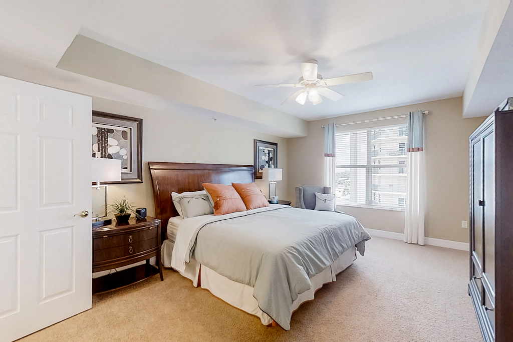 Opus Condos 702 - The Golden Leaf