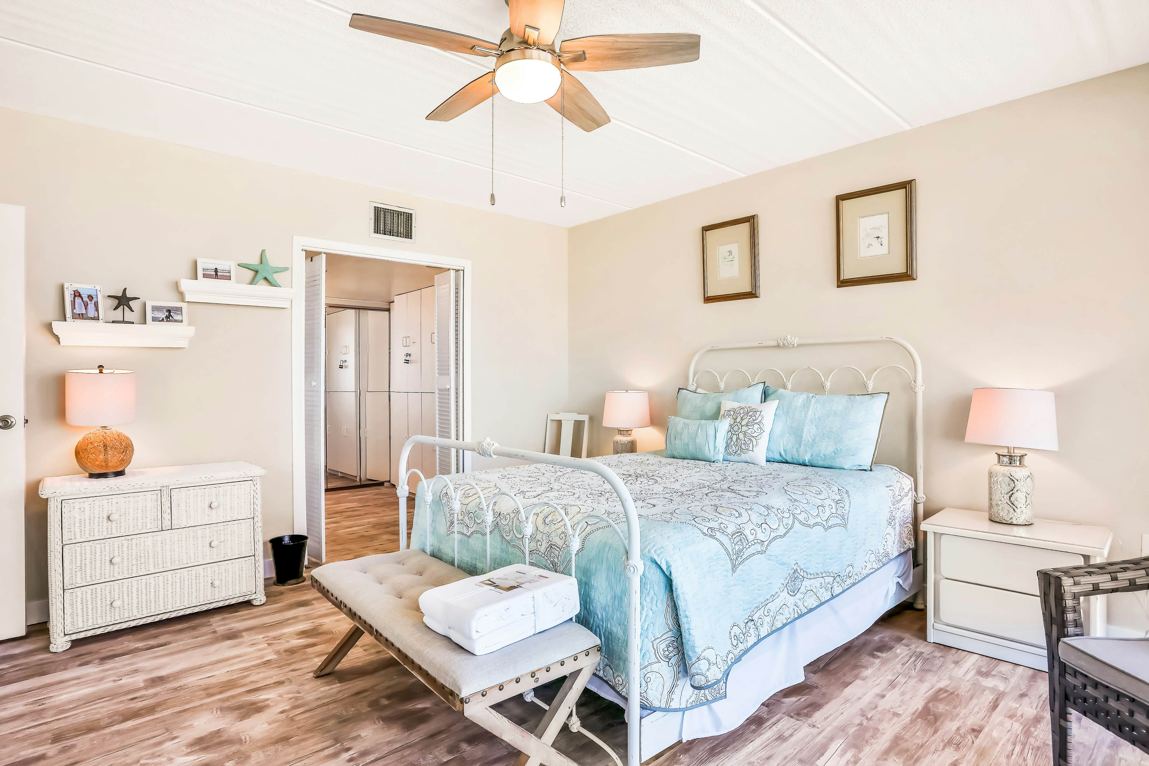 Surfside Club 109 - Blue Umbrella