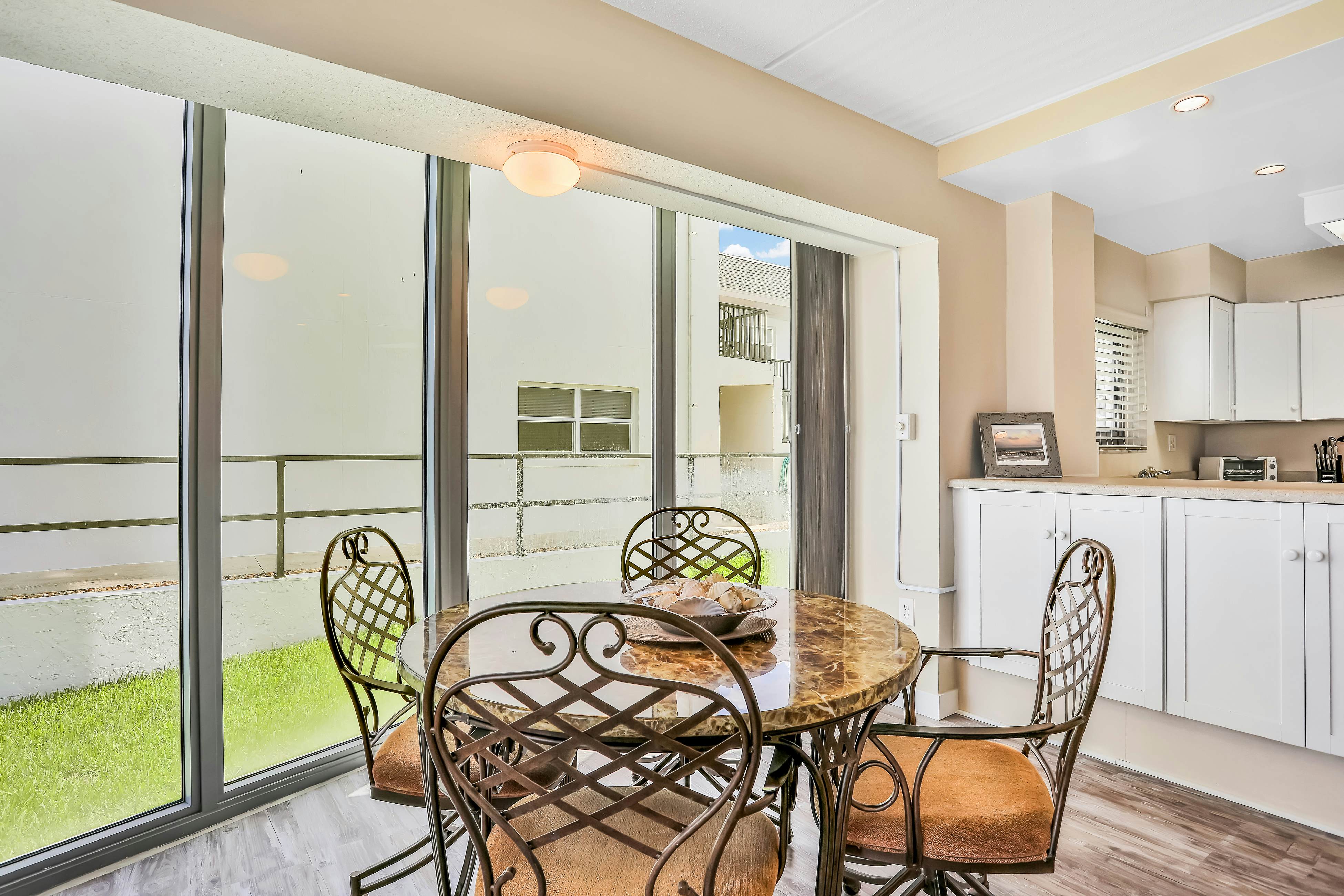 Surfside Club 109 - Blue Umbrella