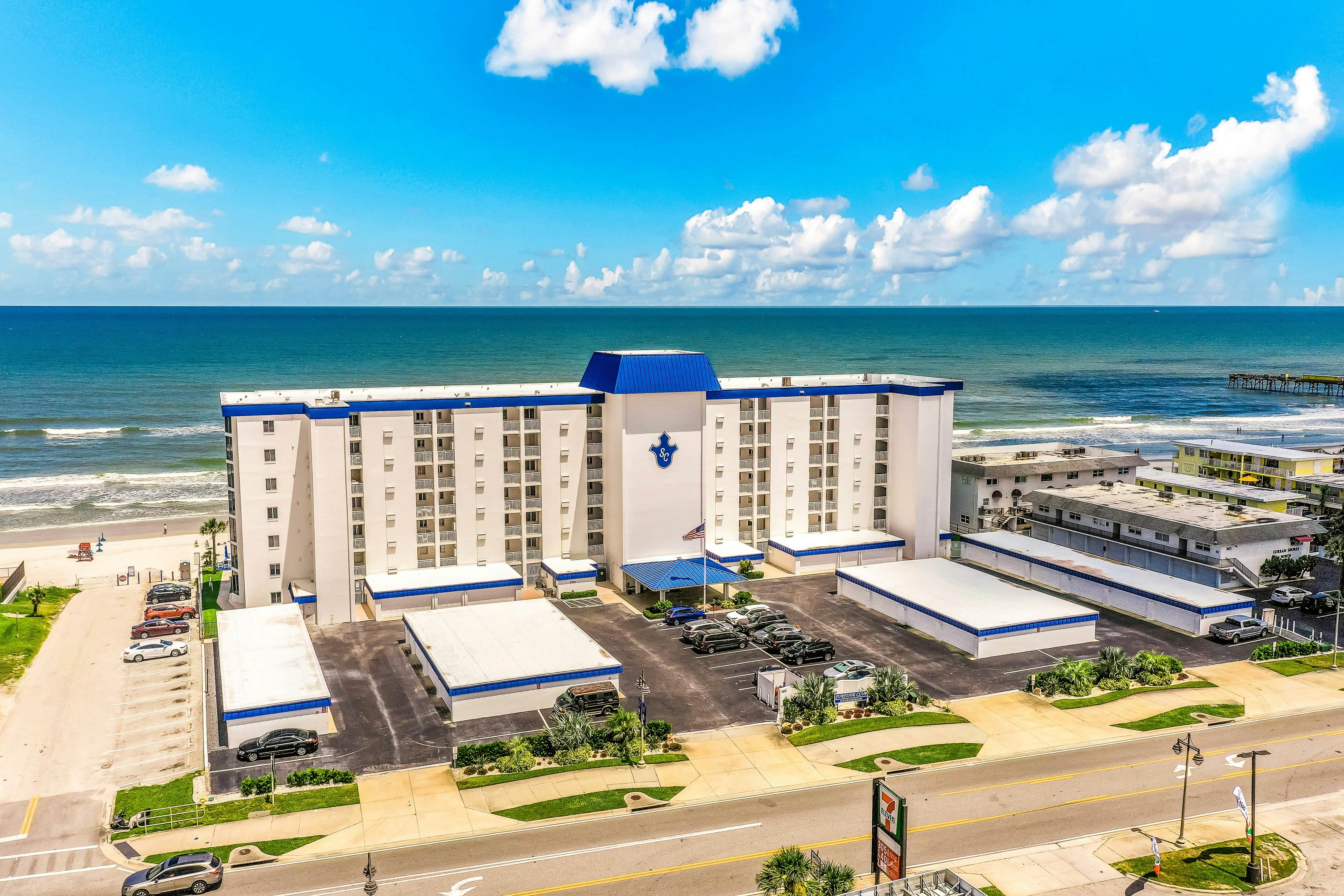 Surfside Club 109 - Blue Umbrella