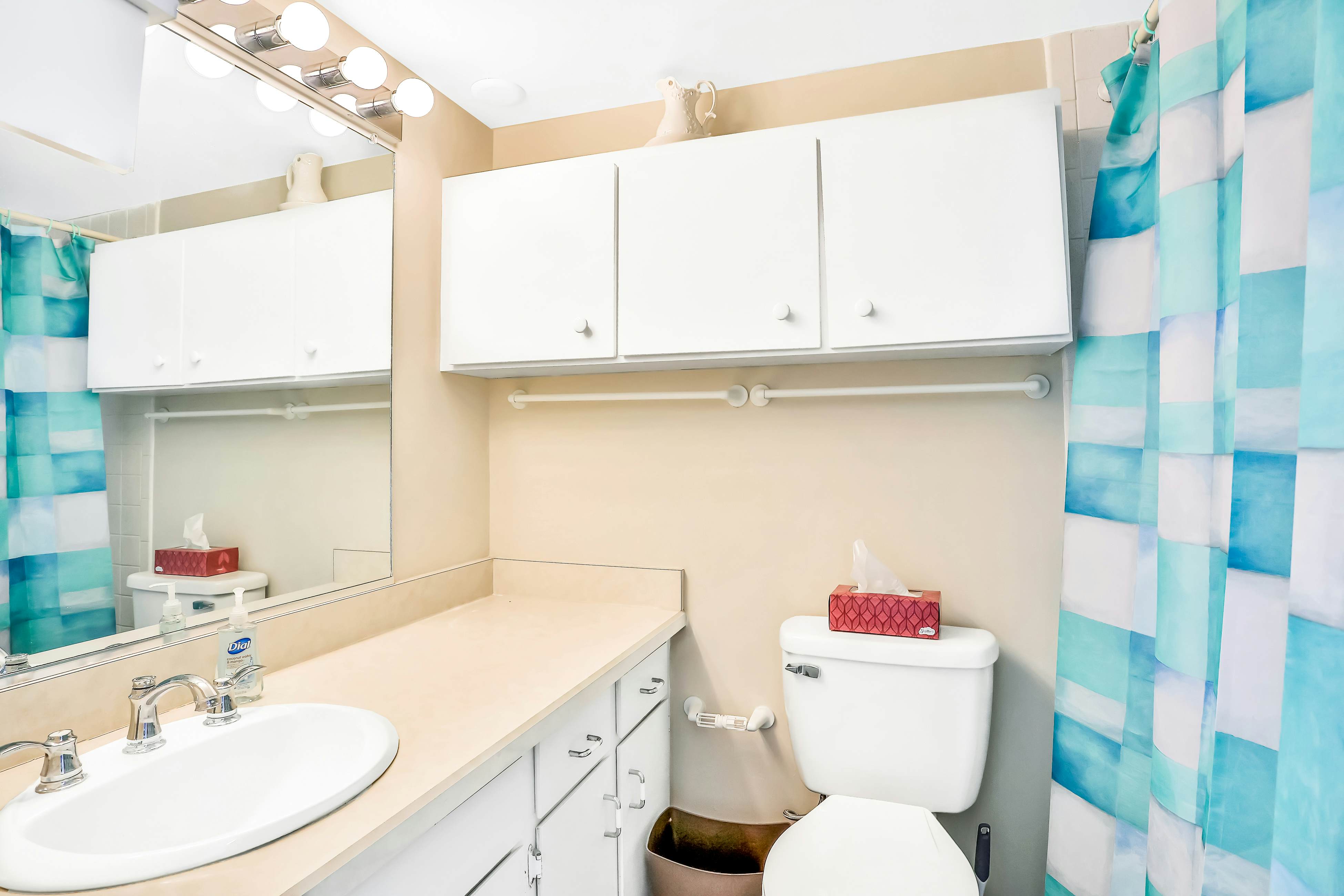 Surfside Club 109 - Blue Umbrella