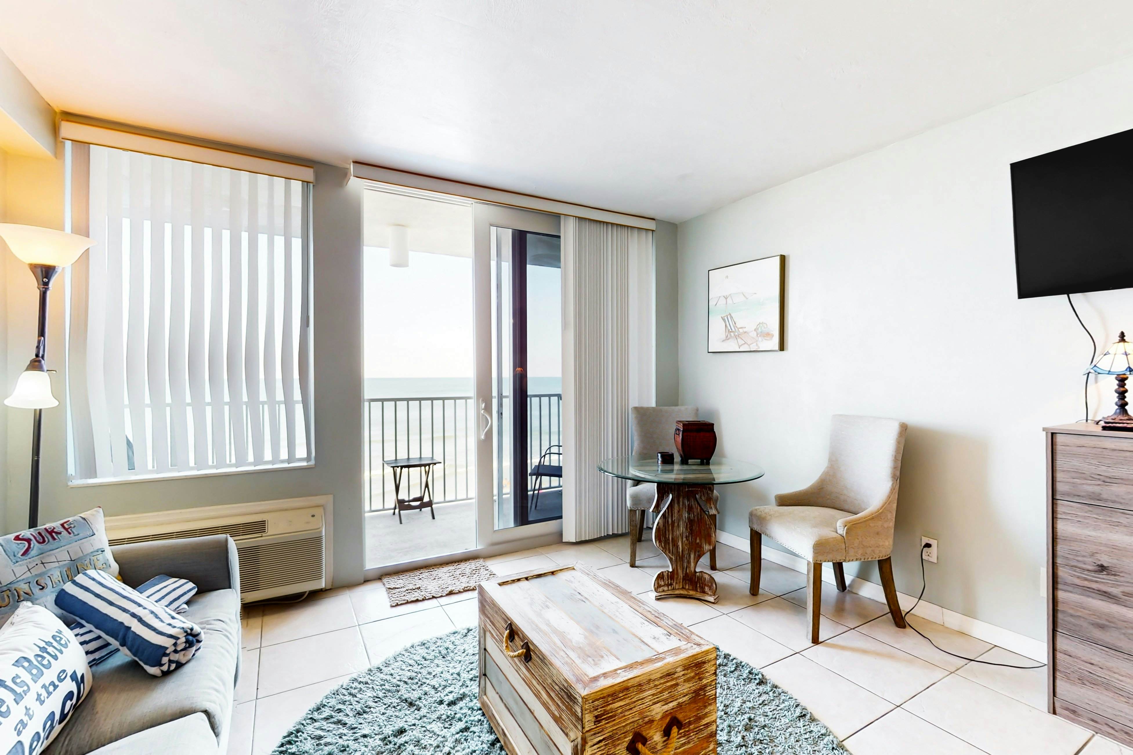 Harbour Beach Resort 404 - Daytona Delight