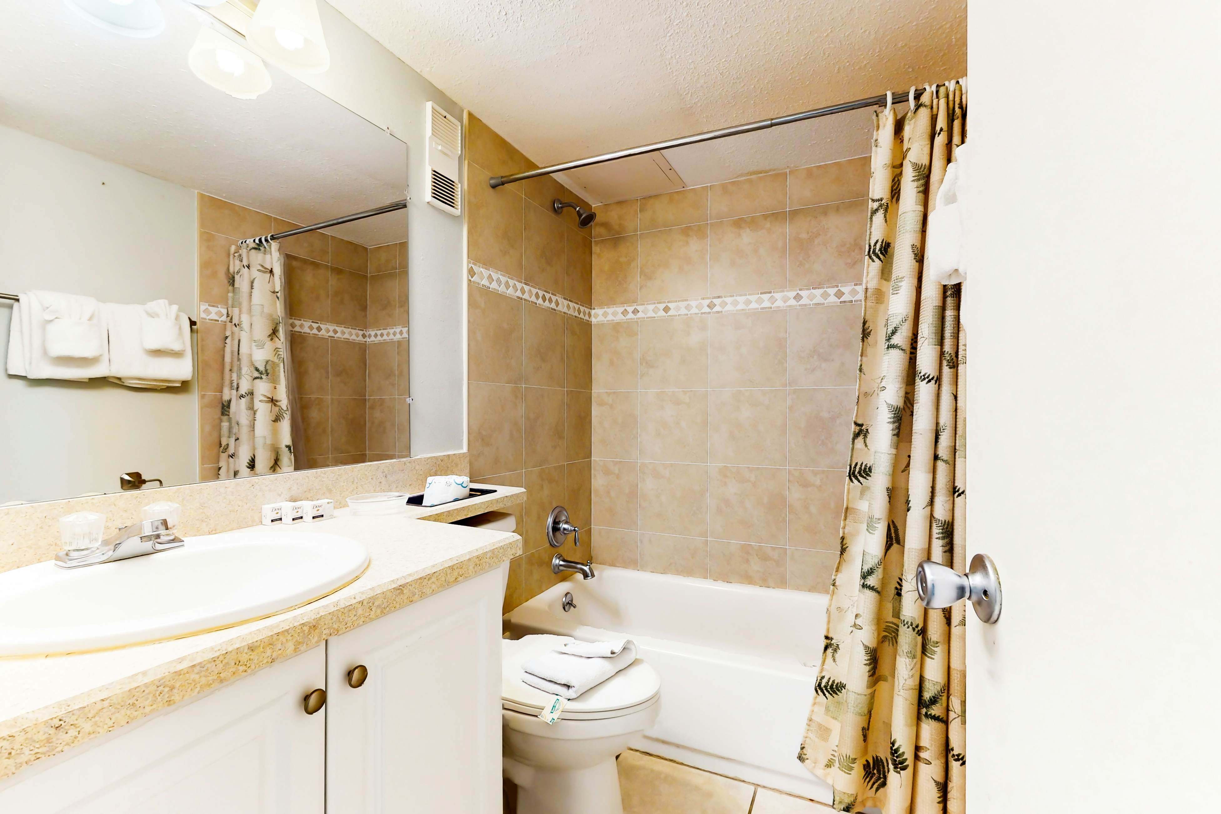 Harbour Beach Resort 404 - Daytona Delight