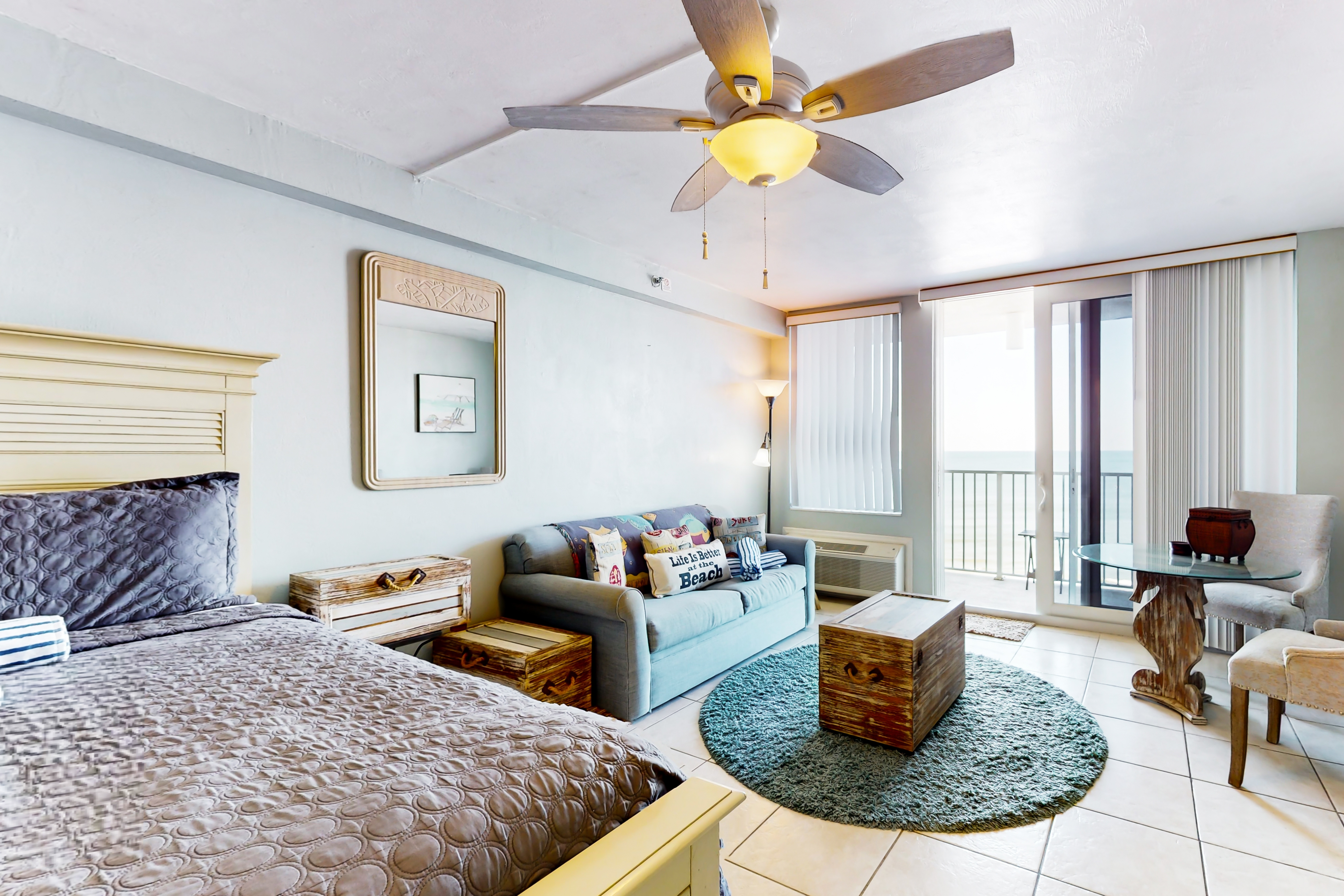 Harbour Beach Resort 404 - Daytona Delight