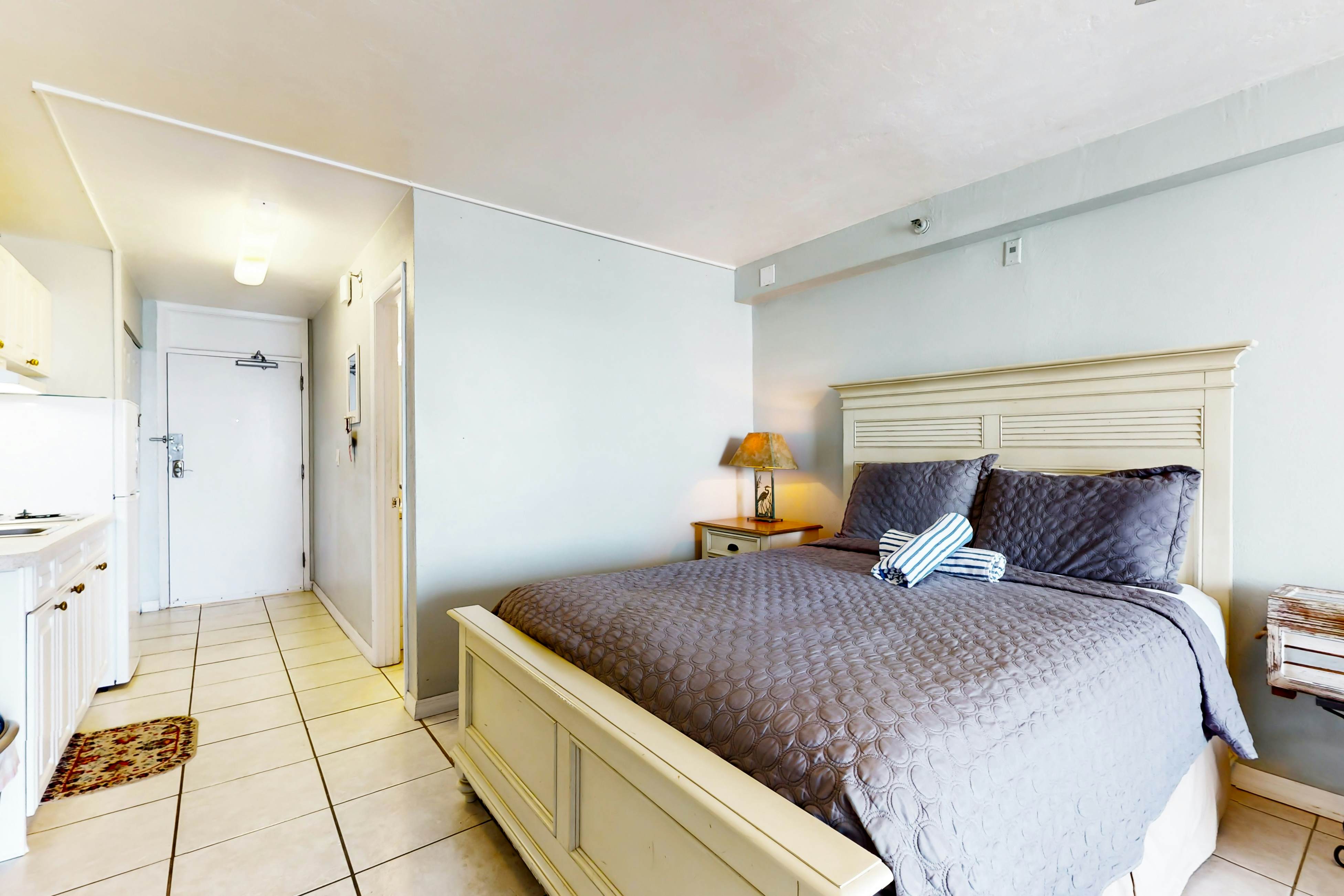 Harbour Beach Resort 404 - Daytona Delight