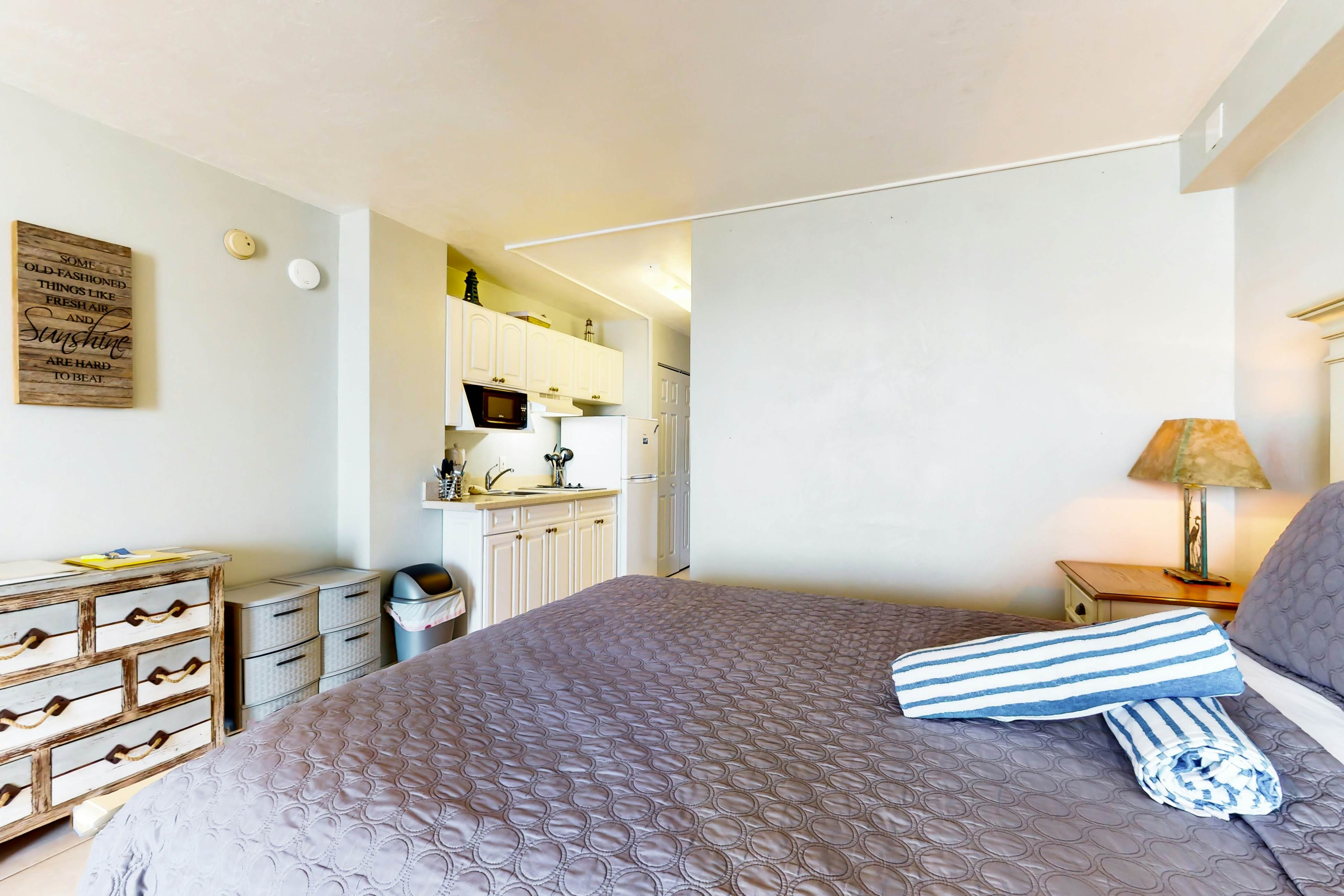 Harbour Beach Resort 404 - Daytona Delight