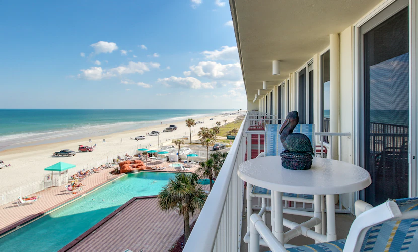 Oceanfront 4th-Floor Studio w/ Balcony, Pool & Walk to Boardwalk