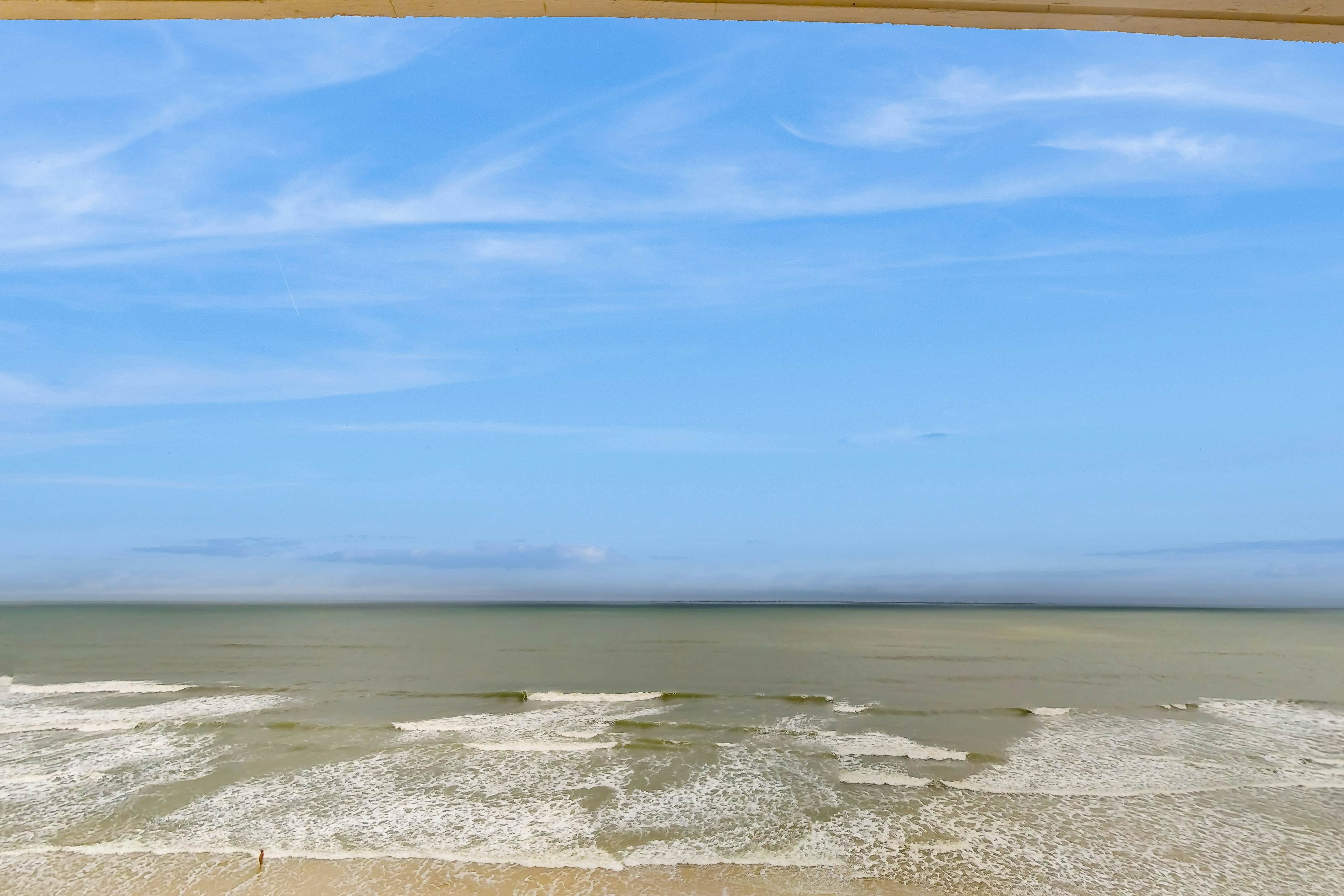 Harbour Beach Resort 808