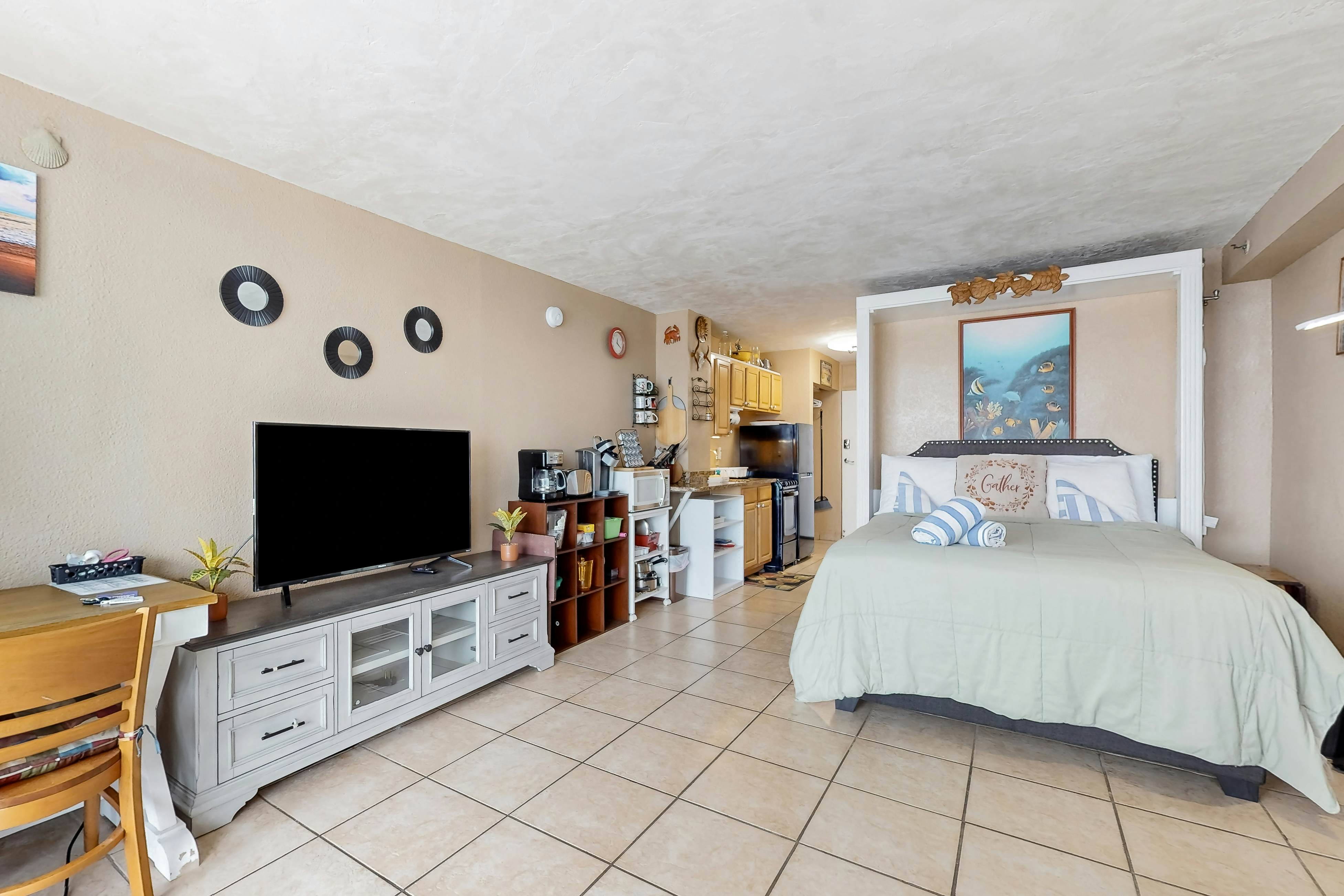 Harbour Beach Resort 808