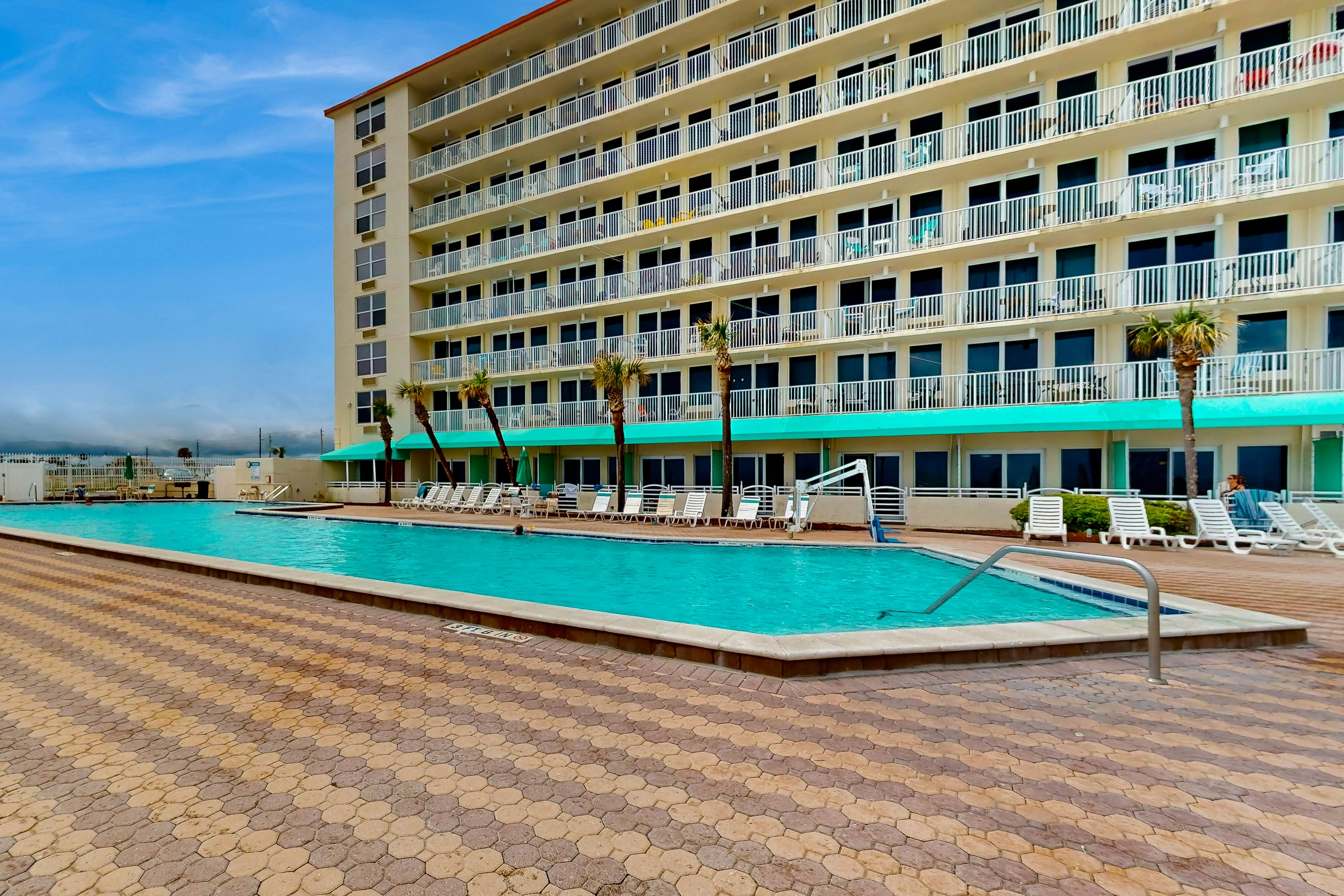 Harbour Beach Resort 808