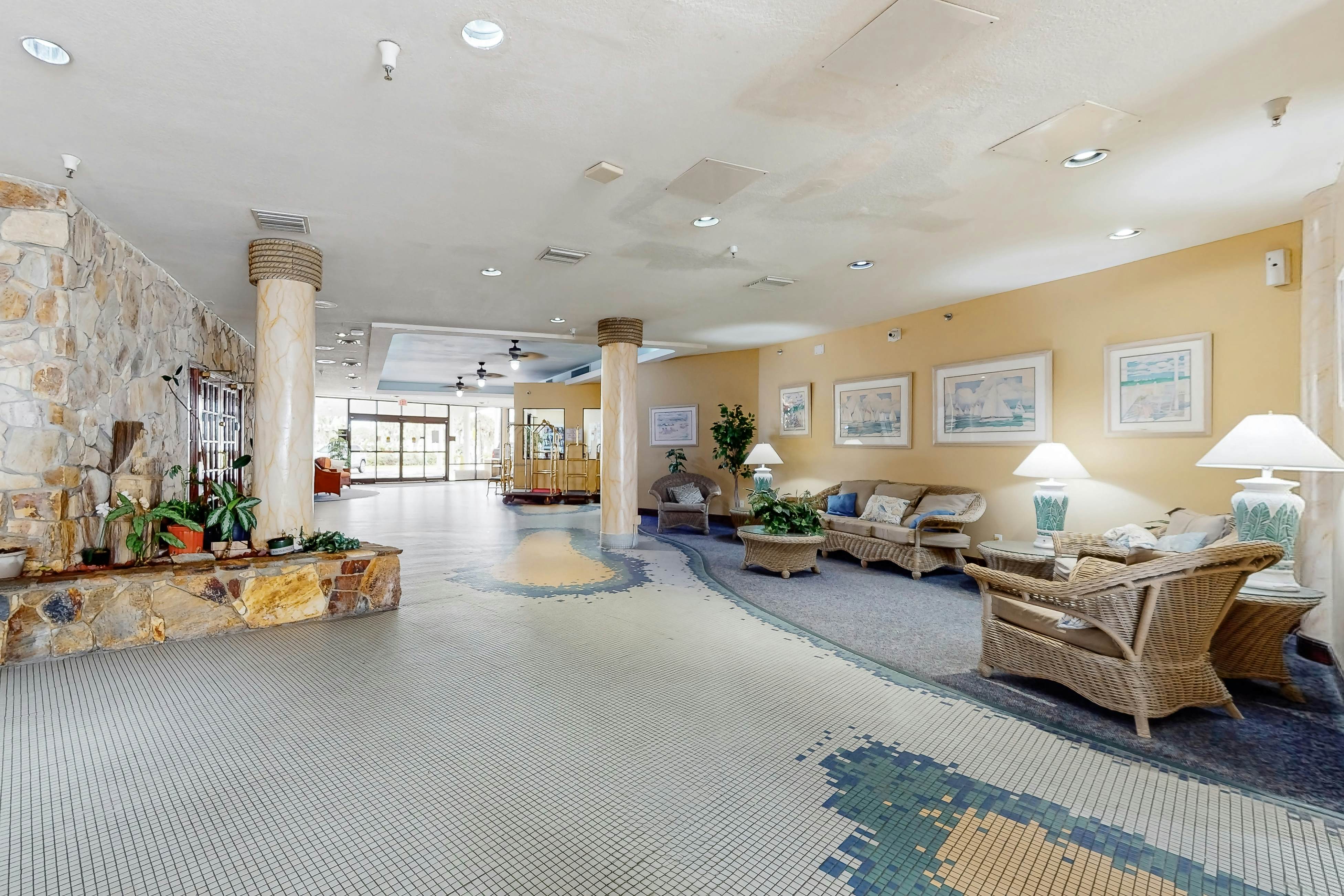 Harbour Beach Resort 808