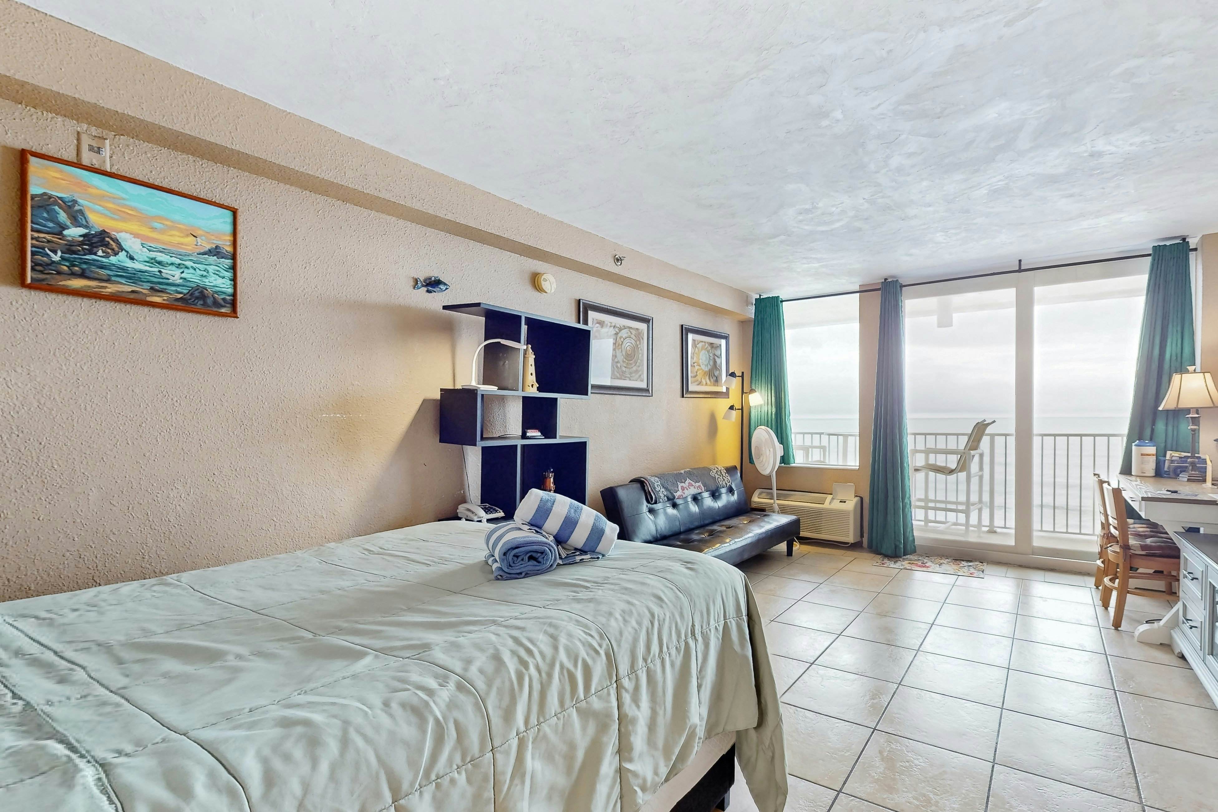 Harbour Beach Resort 808