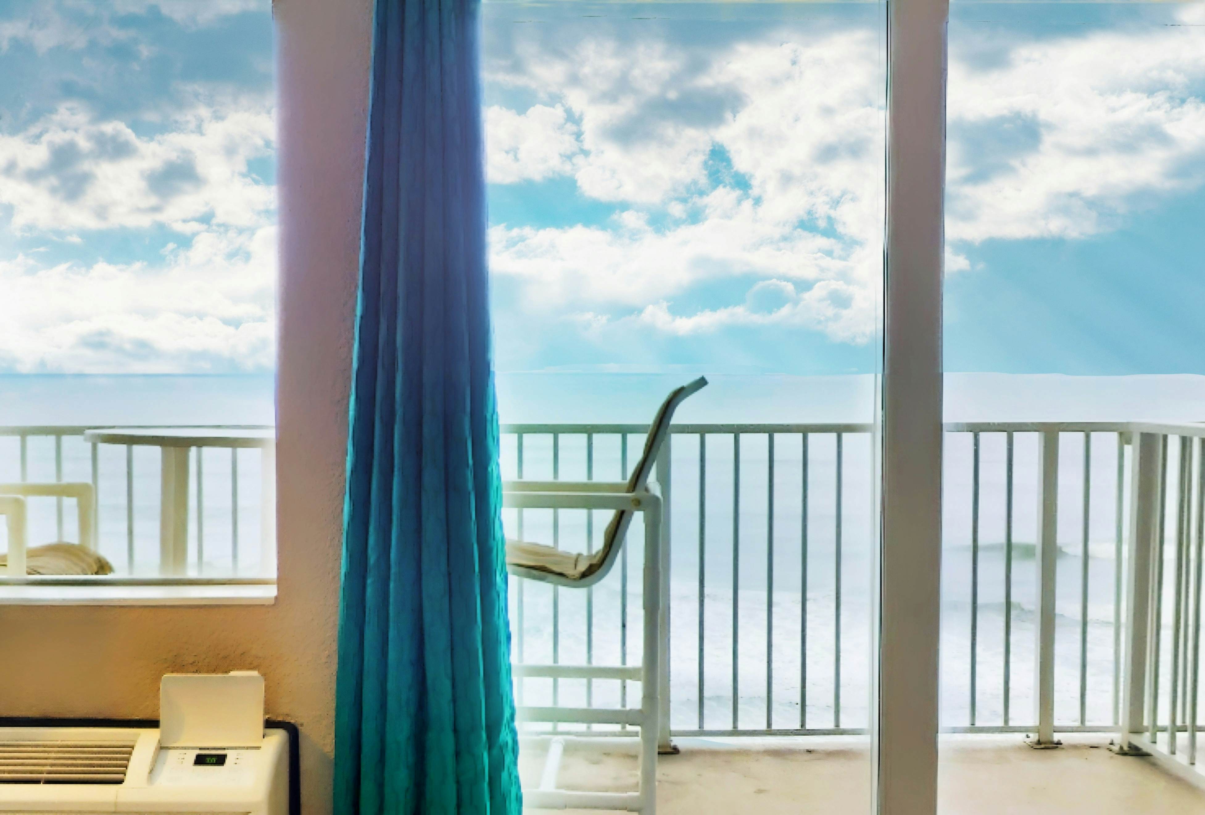 Harbour Beach Resort 808