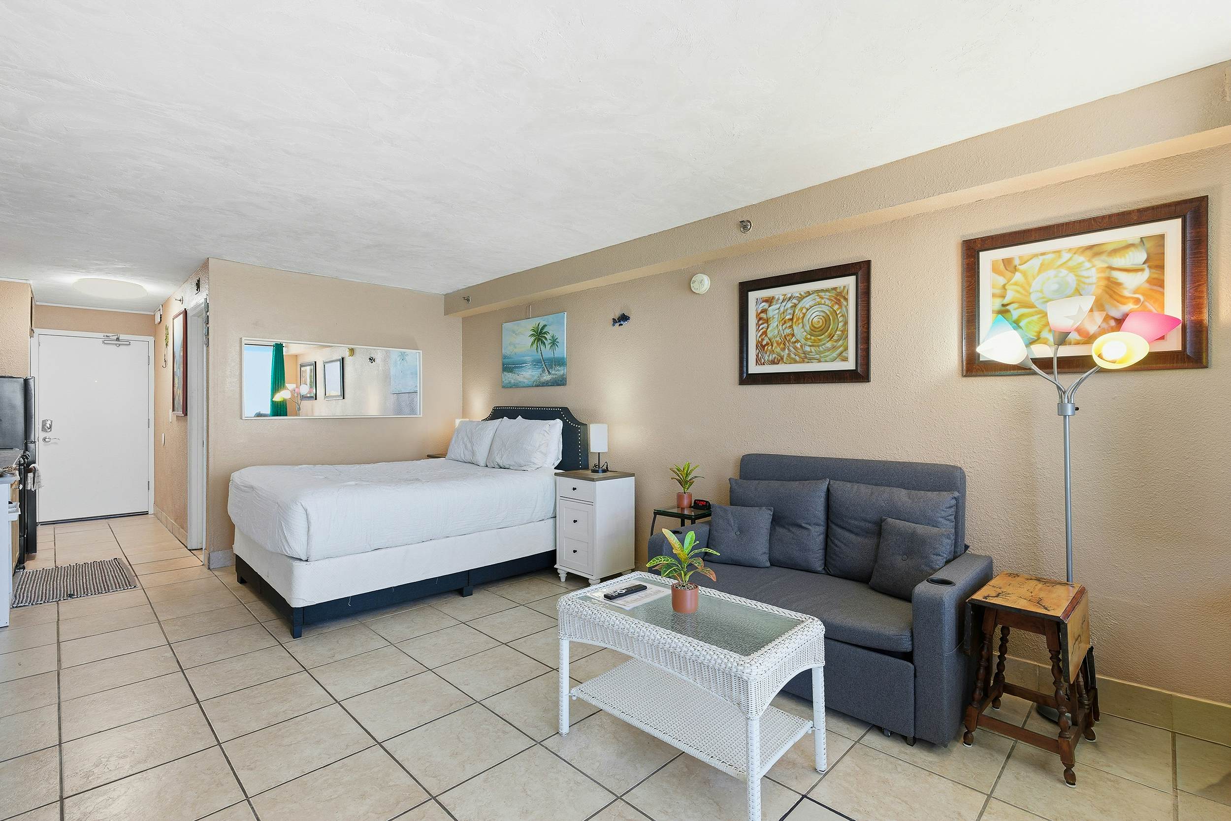 Harbour Beach Resort 808