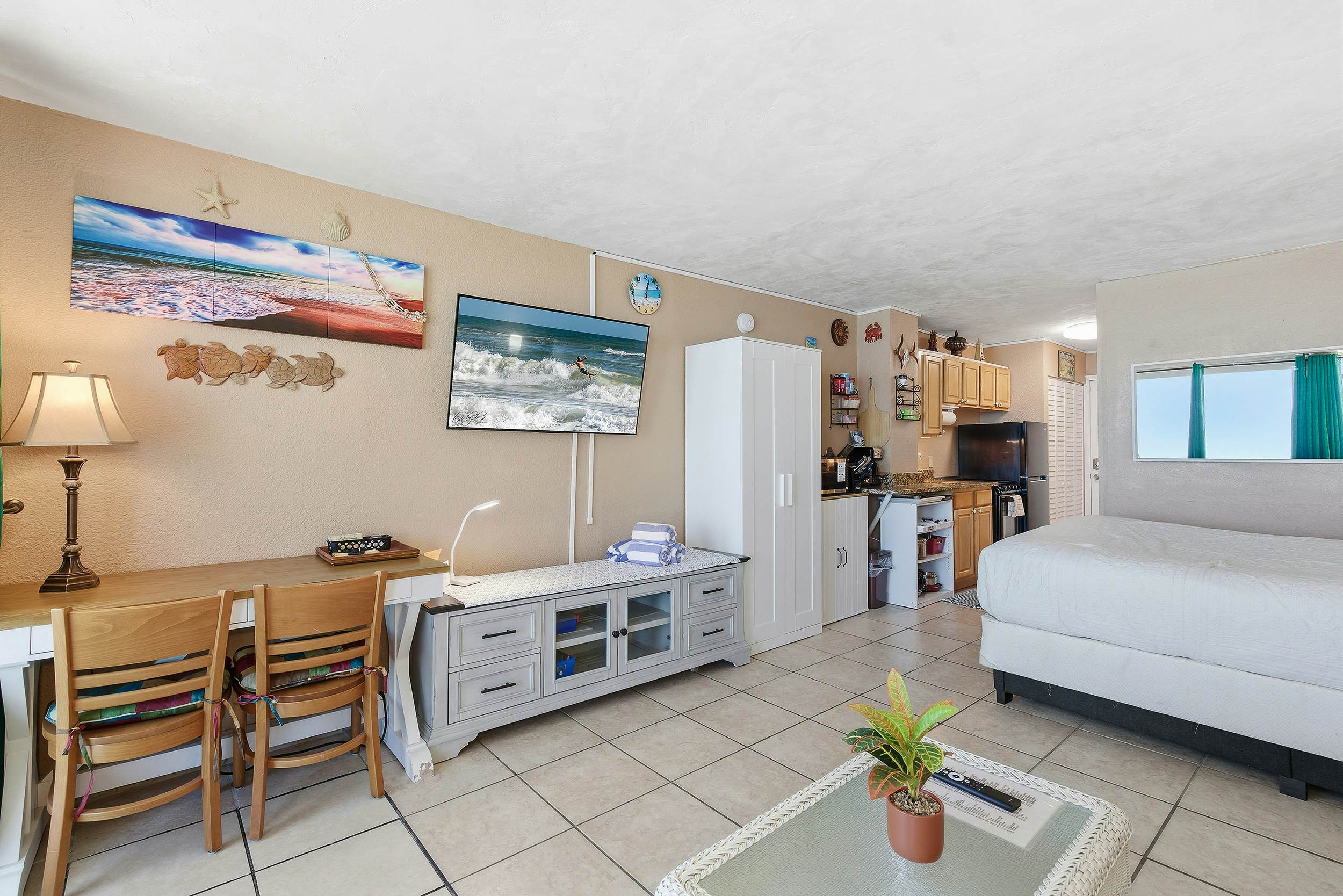 Harbour Beach Resort 808