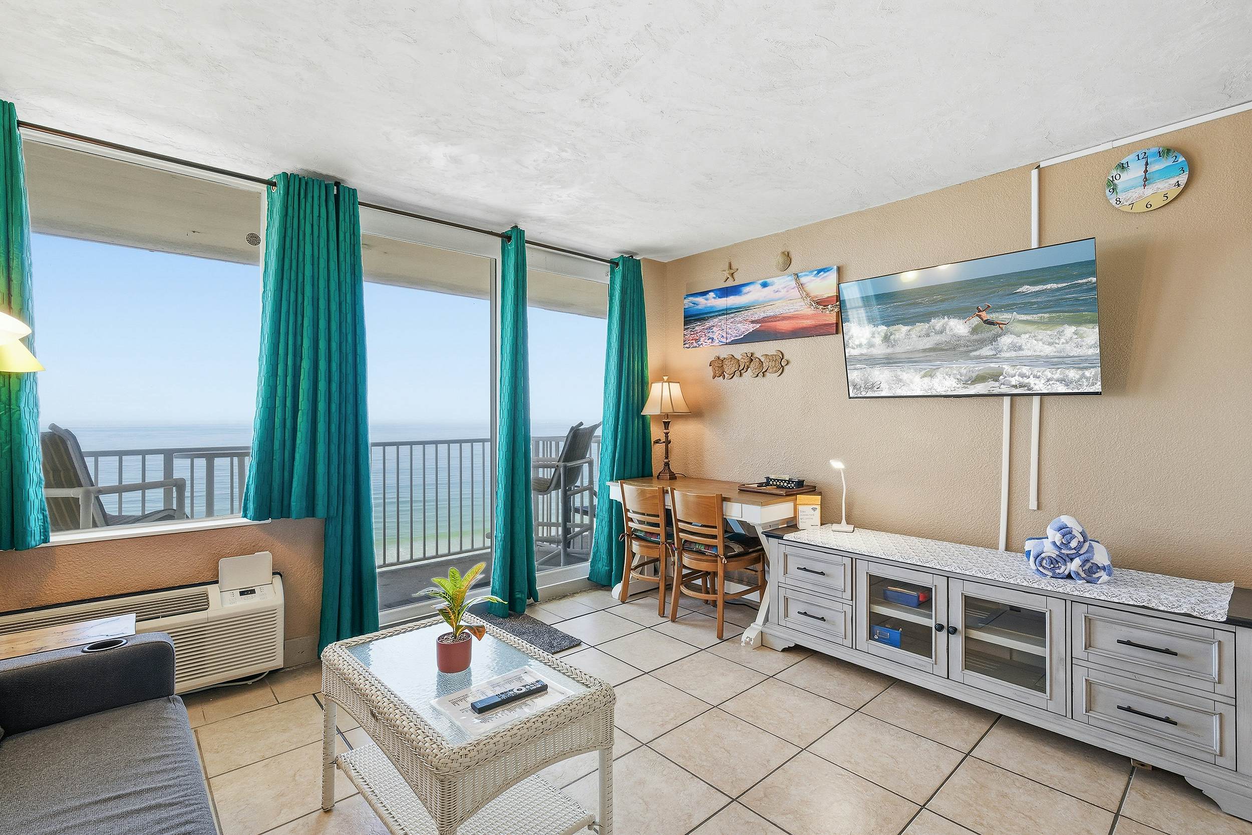 Harbour Beach Resort 808