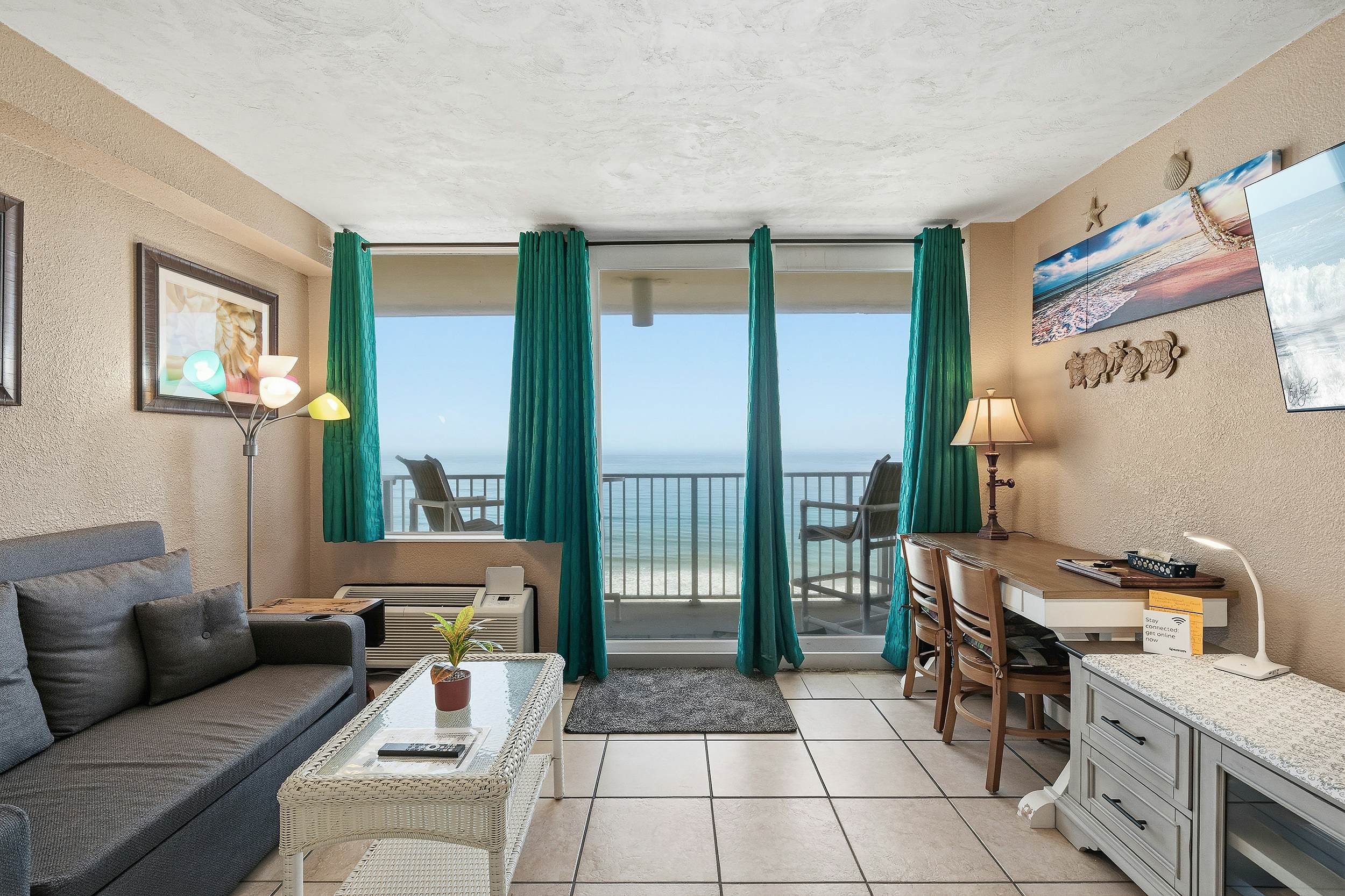 Harbour Beach Resort 808