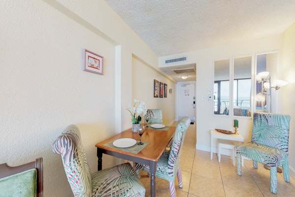 Oceanfront Studio w/ Sunrise Balcony, Pool & Beach Access